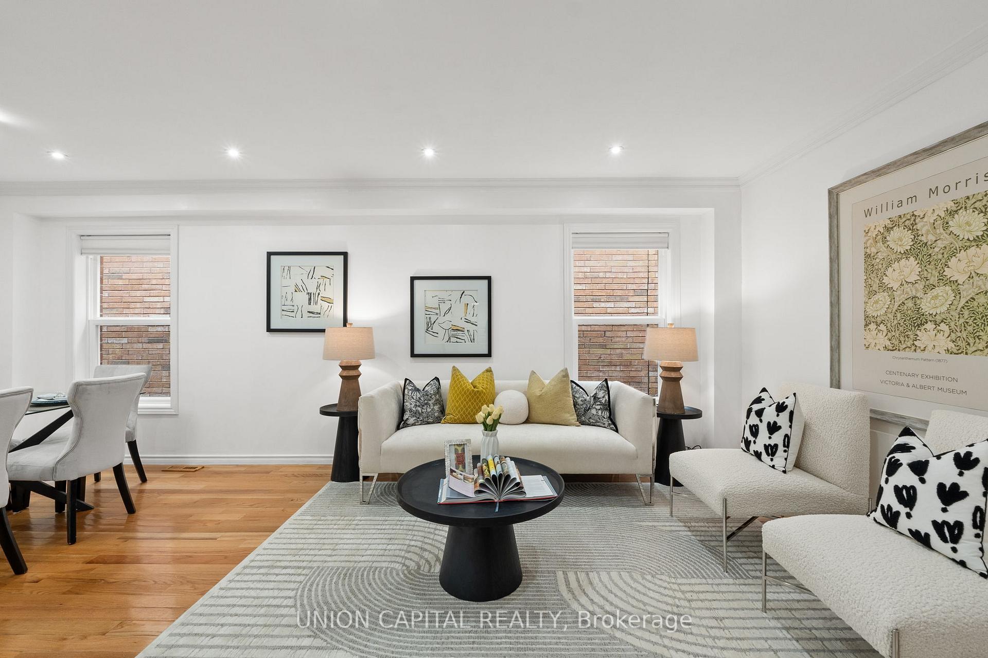 Photo 10 of 25 Milano Avenue, Vaughan, West Woodbridge — HOMEH