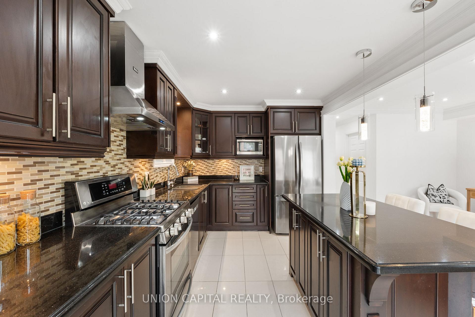 Photo 19 of 25 Milano Avenue, Vaughan, West Woodbridge — HOMEH