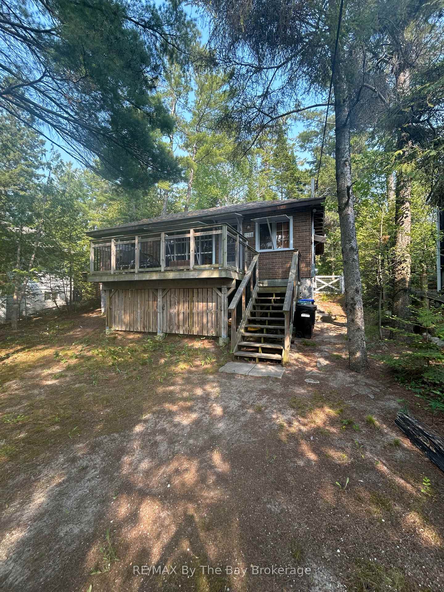 Front of 1191 River Road E