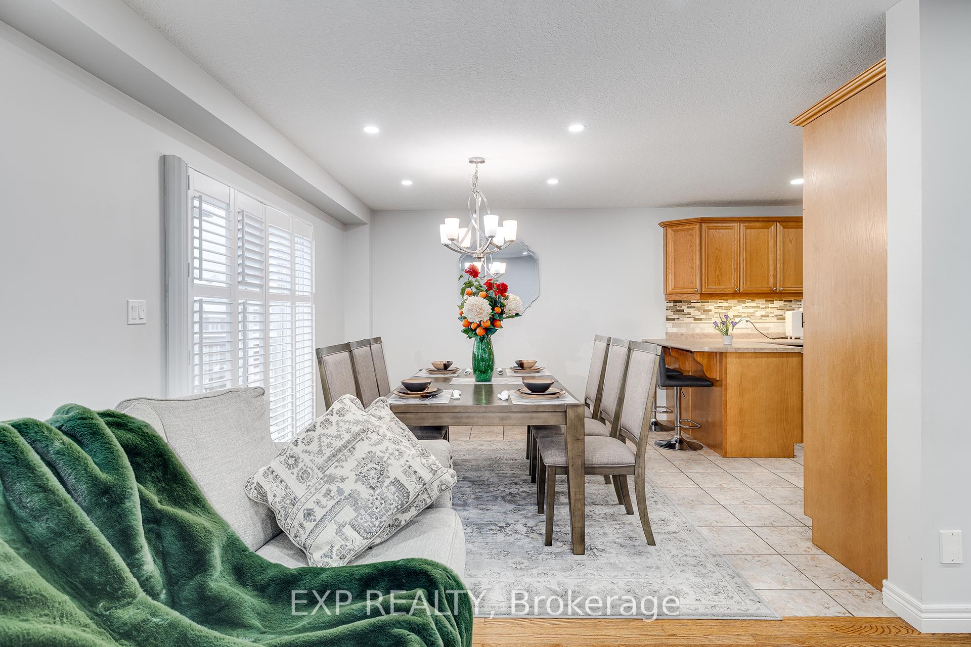 Photo 10 of 645 Interlaken Drive, Waterloo — HOMEH