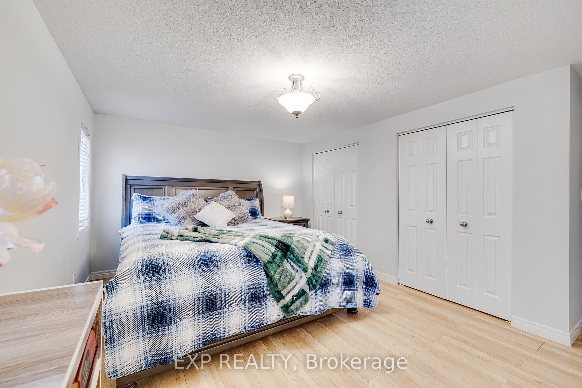 Photo 18 of 645 Interlaken Drive, Waterloo — HOMEH