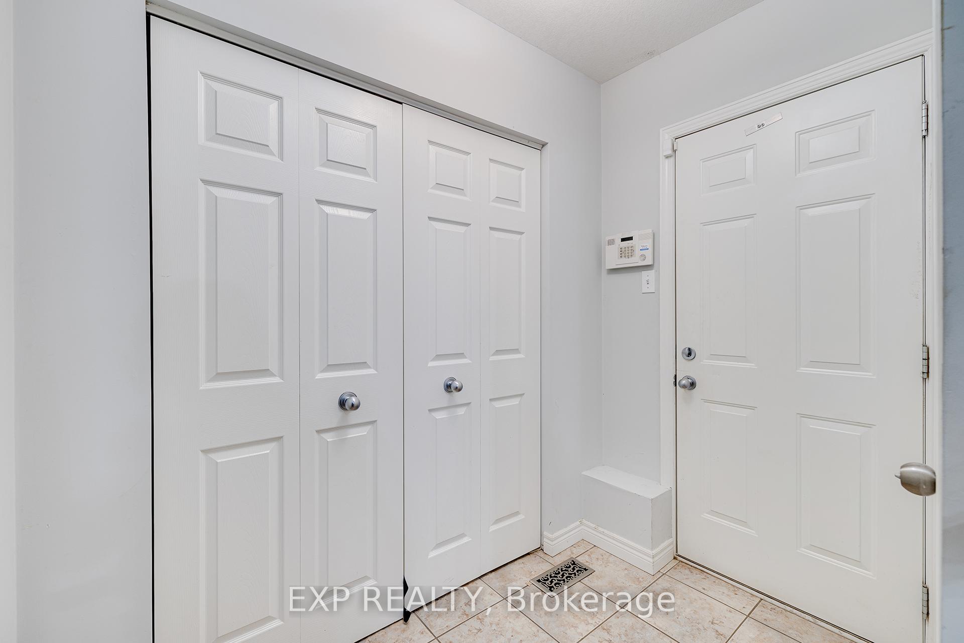 Photo 24 of 645 Interlaken Drive, Waterloo — HOMEH