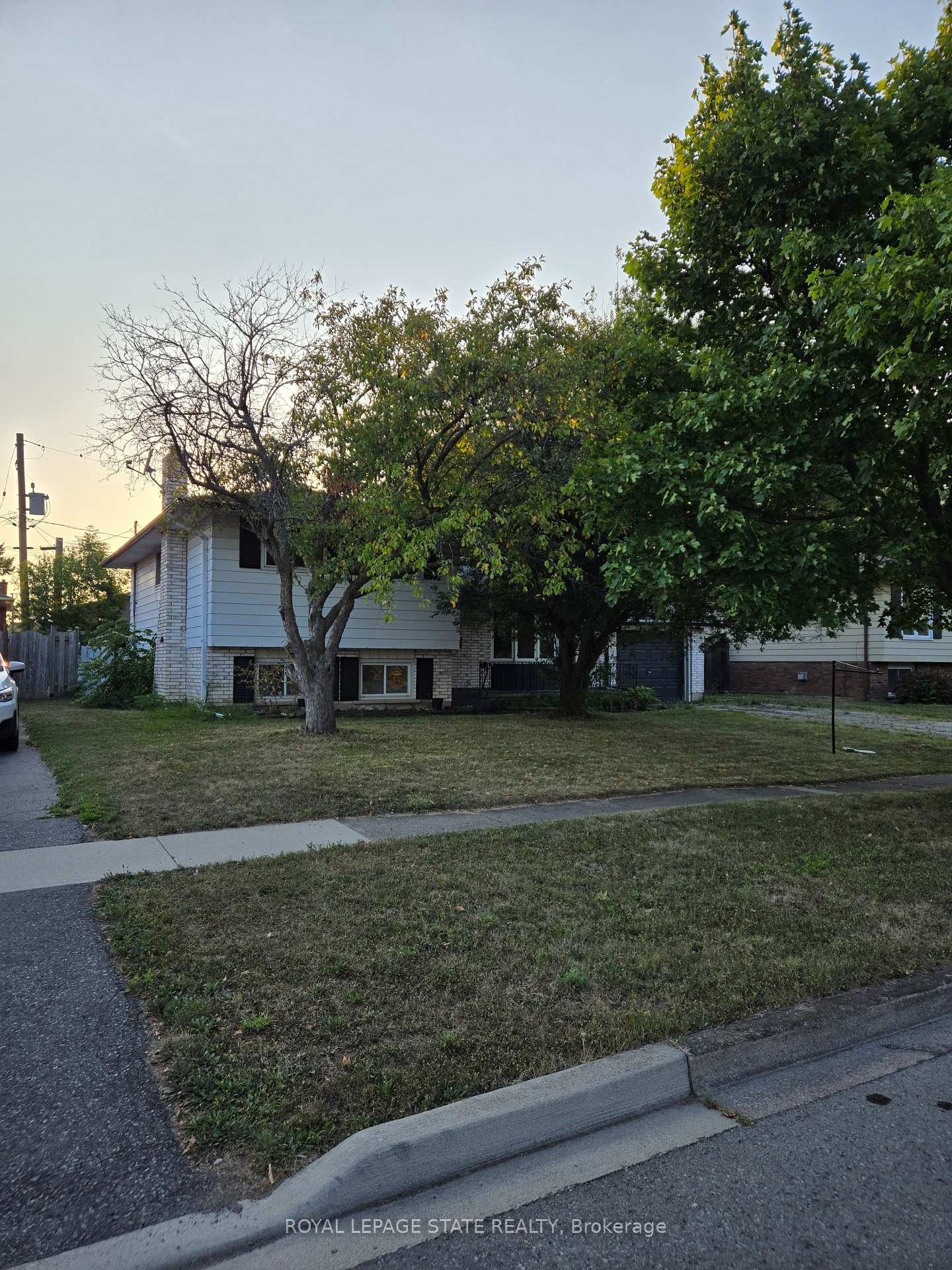 Photo 1 of 21 Idylwood Road, Welland, N. Welland — HOMEH