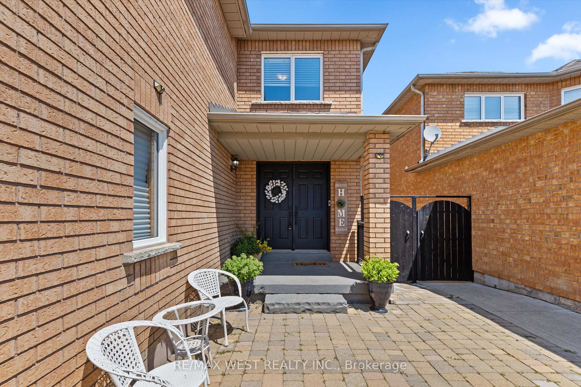 Photo 3 of 370 Royalpark Way, Vaughan, Elder Mills — HOMEH