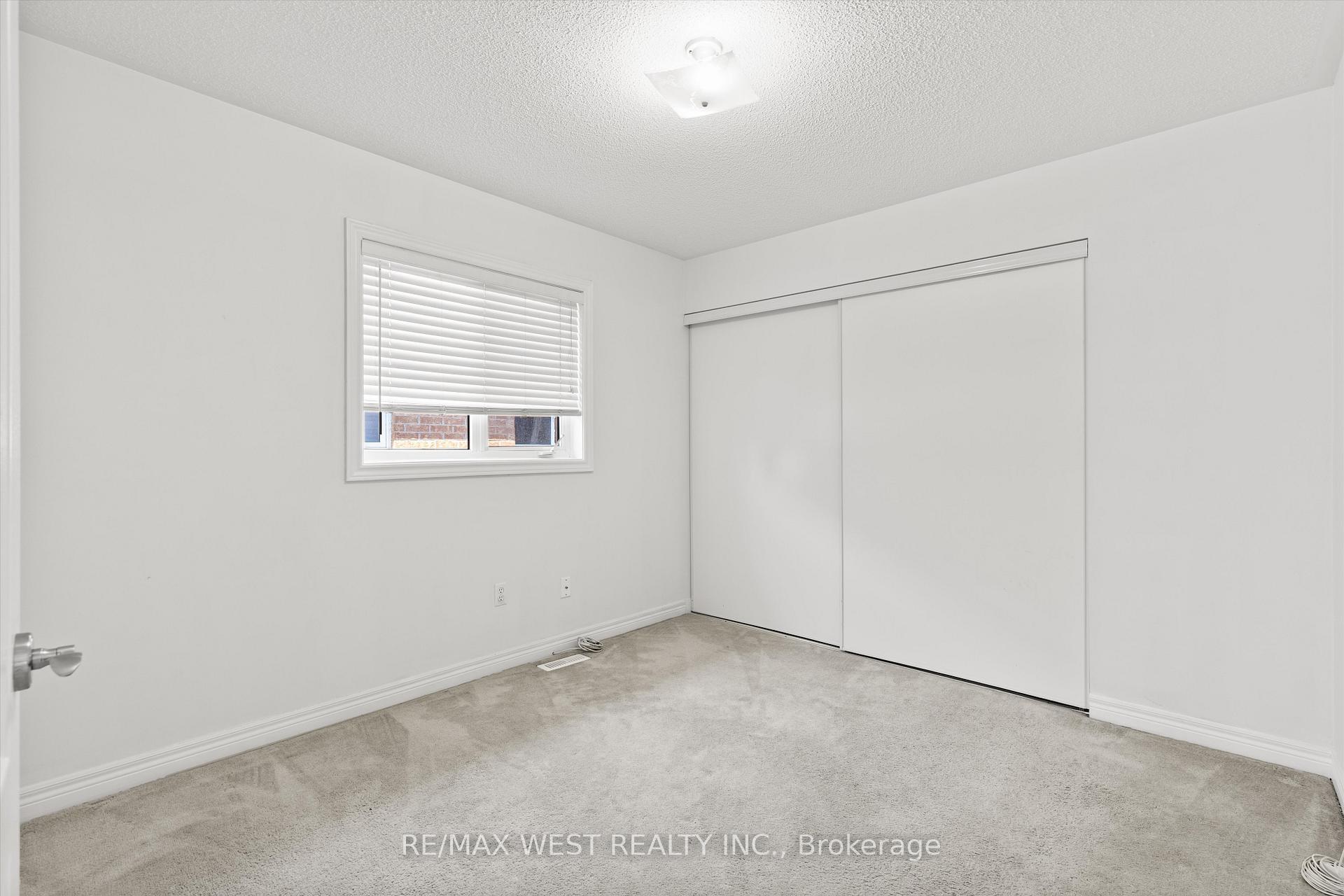 Photo 17 of 370 Royalpark Way, Vaughan, Elder Mills — HOMEH