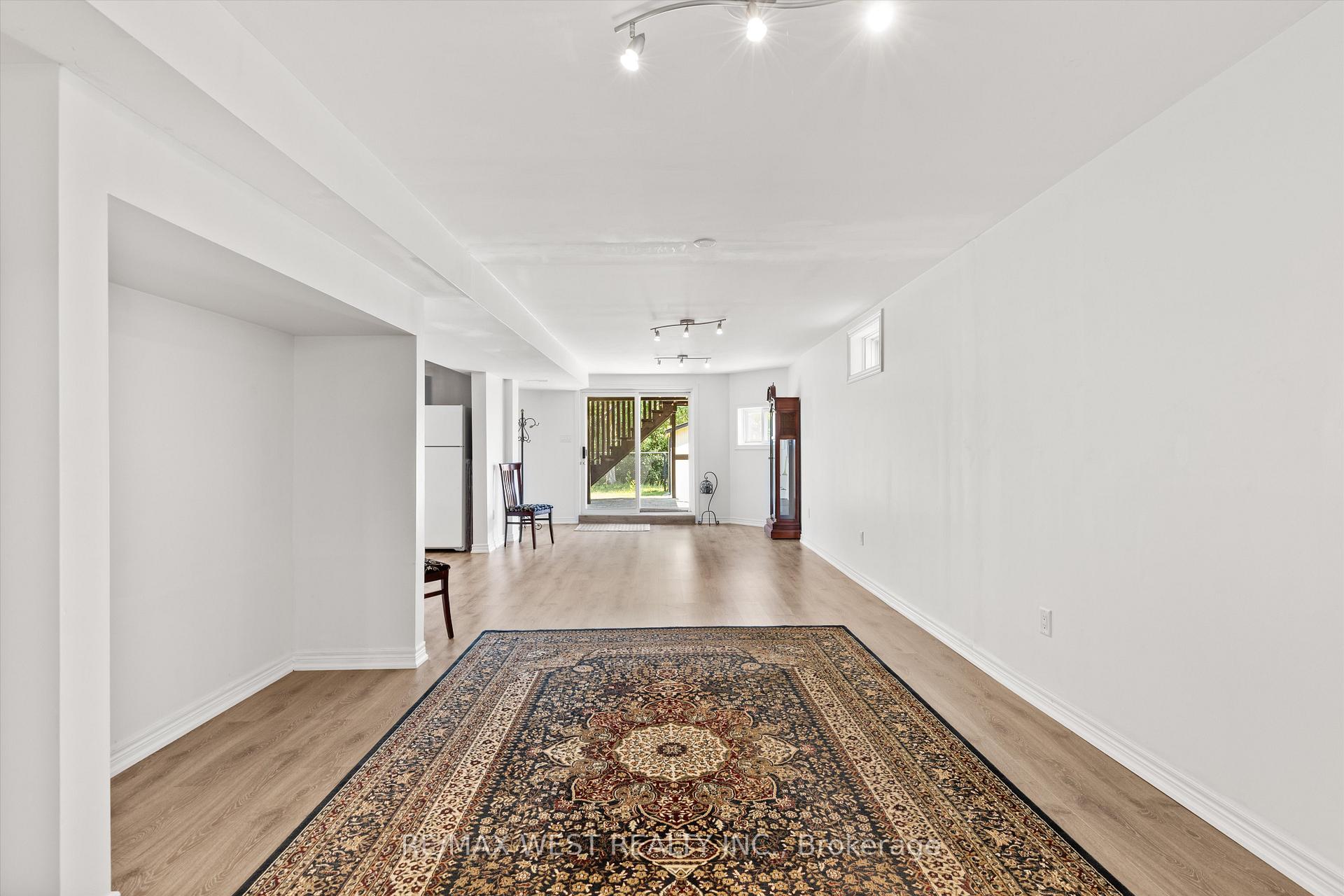 Photo 21 of 370 Royalpark Way, Vaughan, Elder Mills — HOMEH