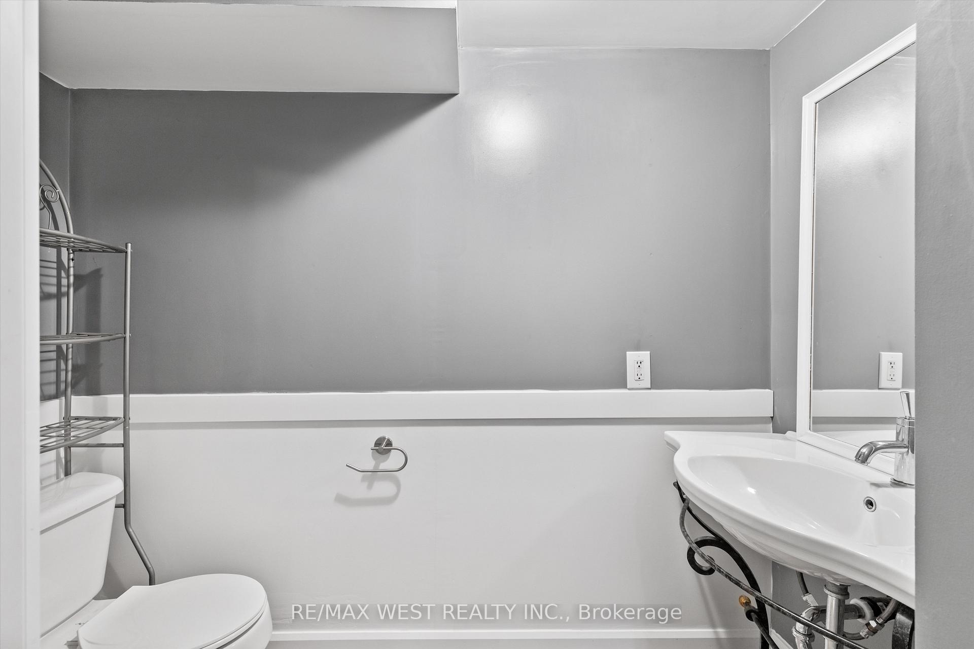 Photo 23 of 370 Royalpark Way, Vaughan, Elder Mills — HOMEH