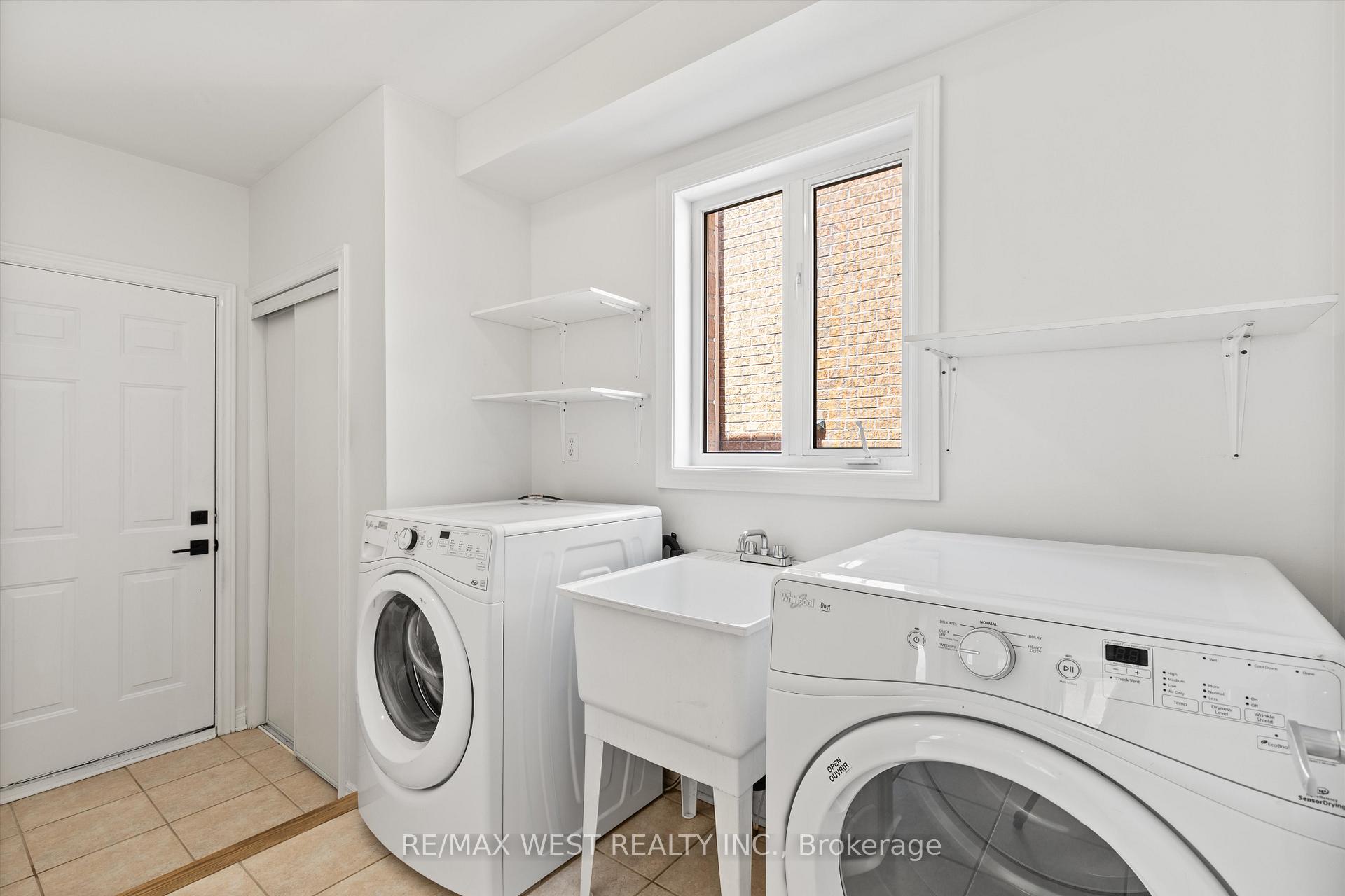 Photo 24 of 370 Royalpark Way, Vaughan, Elder Mills — HOMEH