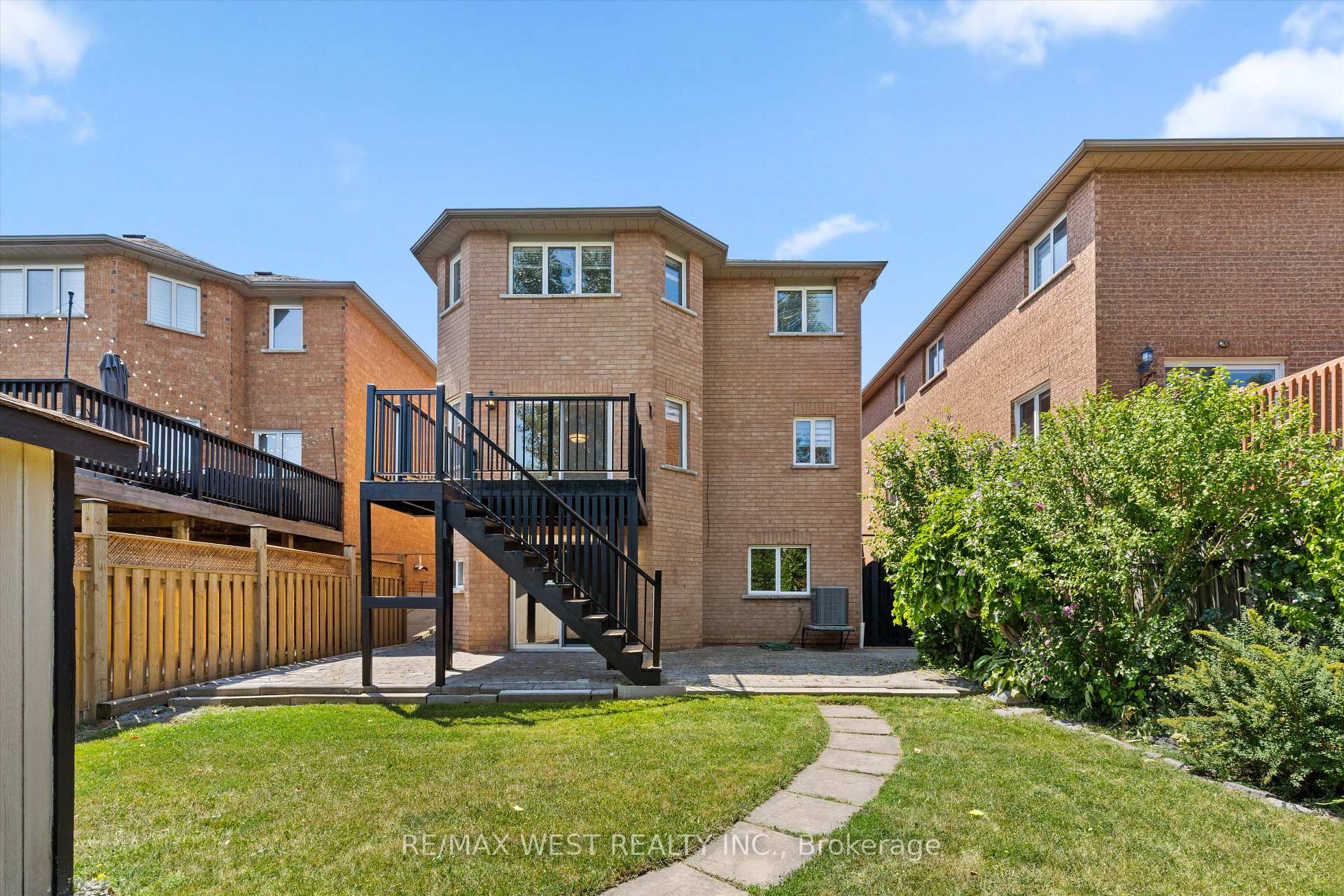 Photo 27 of 370 Royalpark Way, Vaughan, Elder Mills — HOMEH