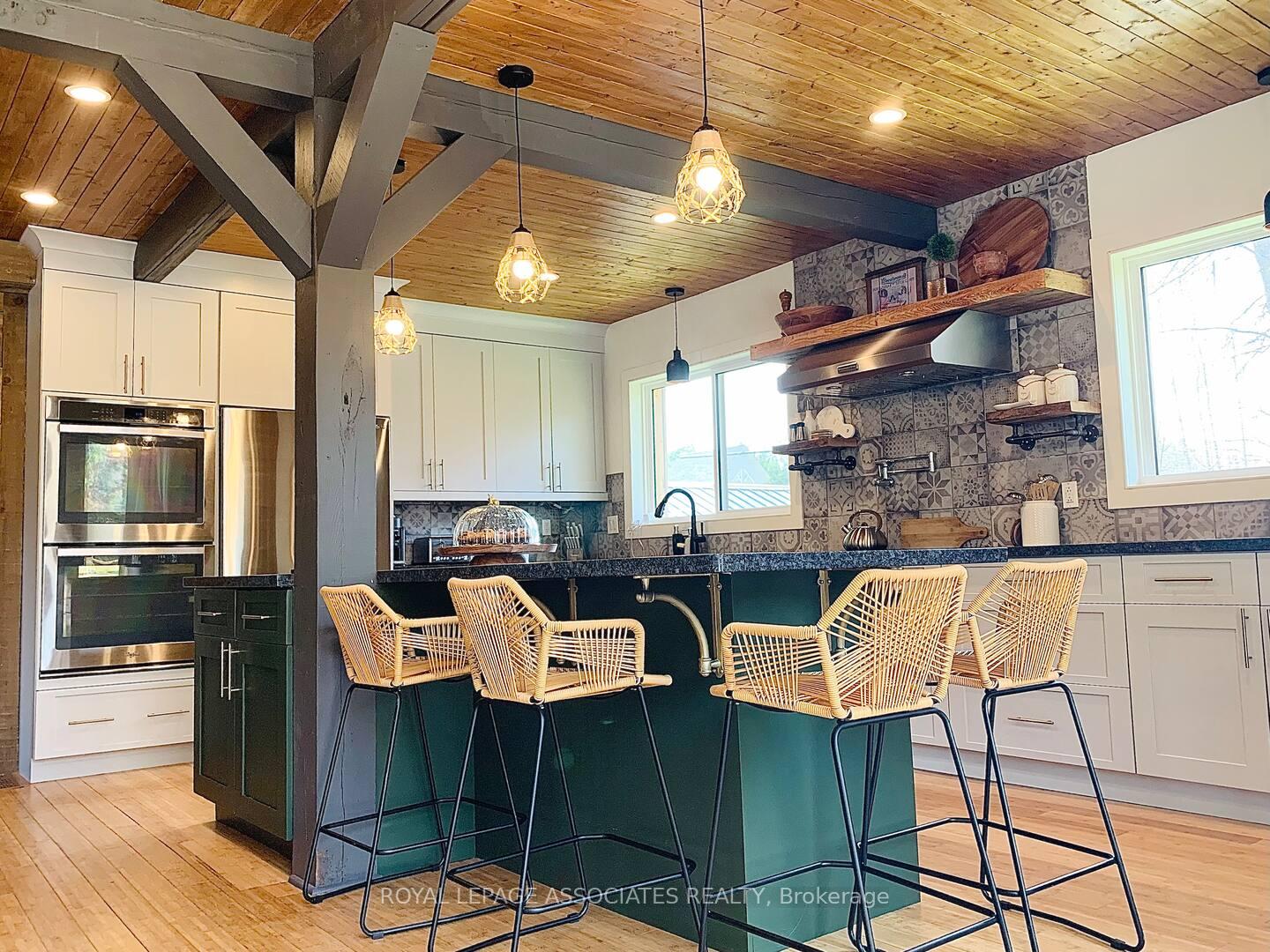 Photo 8 of 102 Campbell Crescent, Blue Mountains — HOMEH