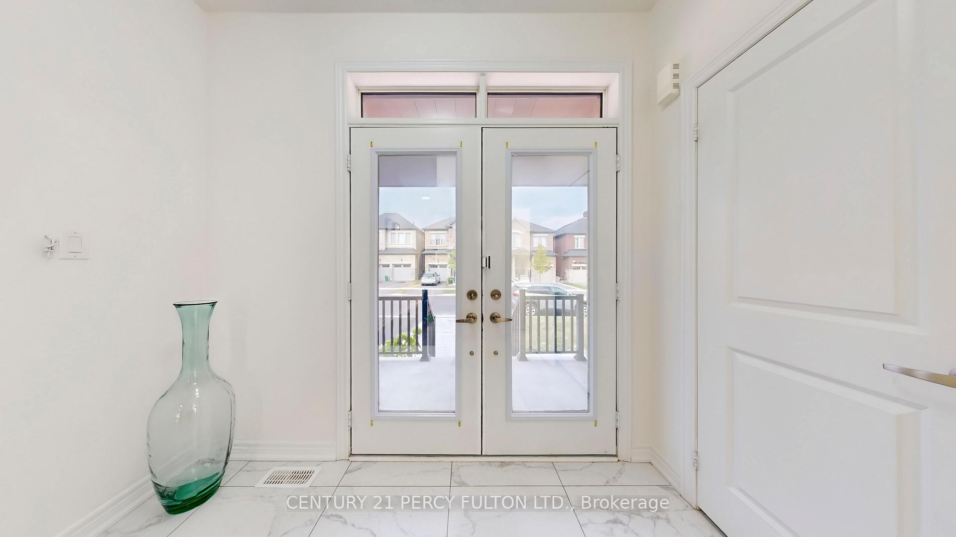 Photo 22 of 40 Vickery Street, Whitby, Rural Whitby — HOMEH
