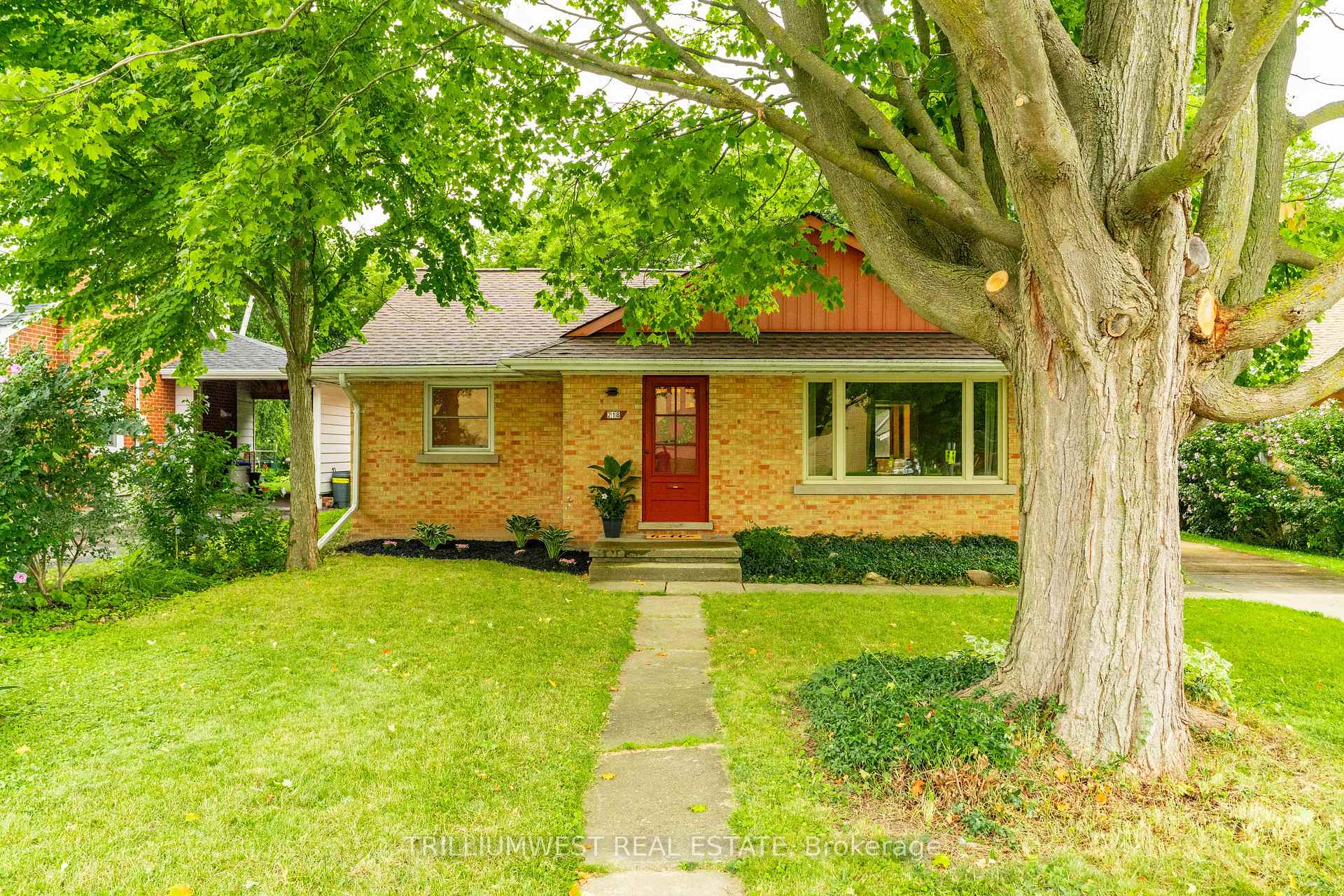 Photo 2 of 218 Alexandra Avenue, Waterloo — HOMEH