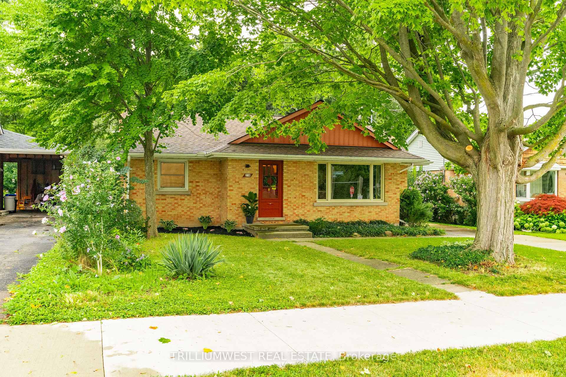 Photo 3 of 218 Alexandra Avenue, Waterloo — HOMEH