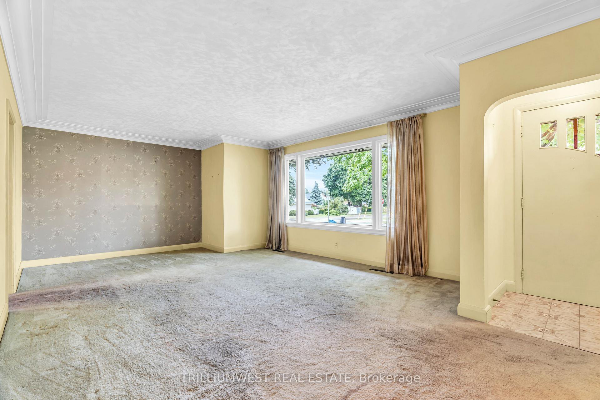 Photo 7 of 218 Alexandra Avenue, Waterloo — HOMEH