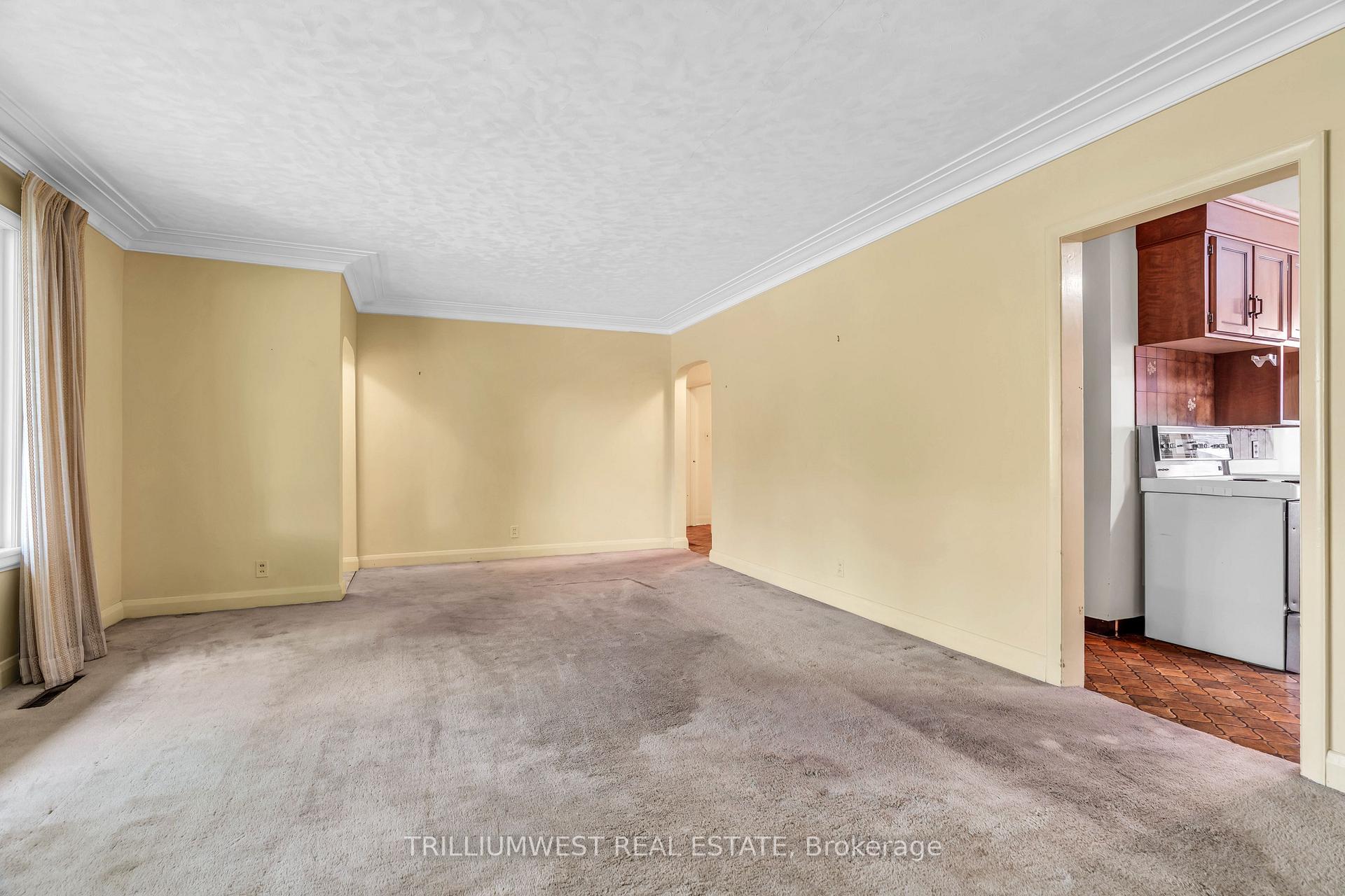 Photo 9 of 218 Alexandra Avenue, Waterloo — HOMEH