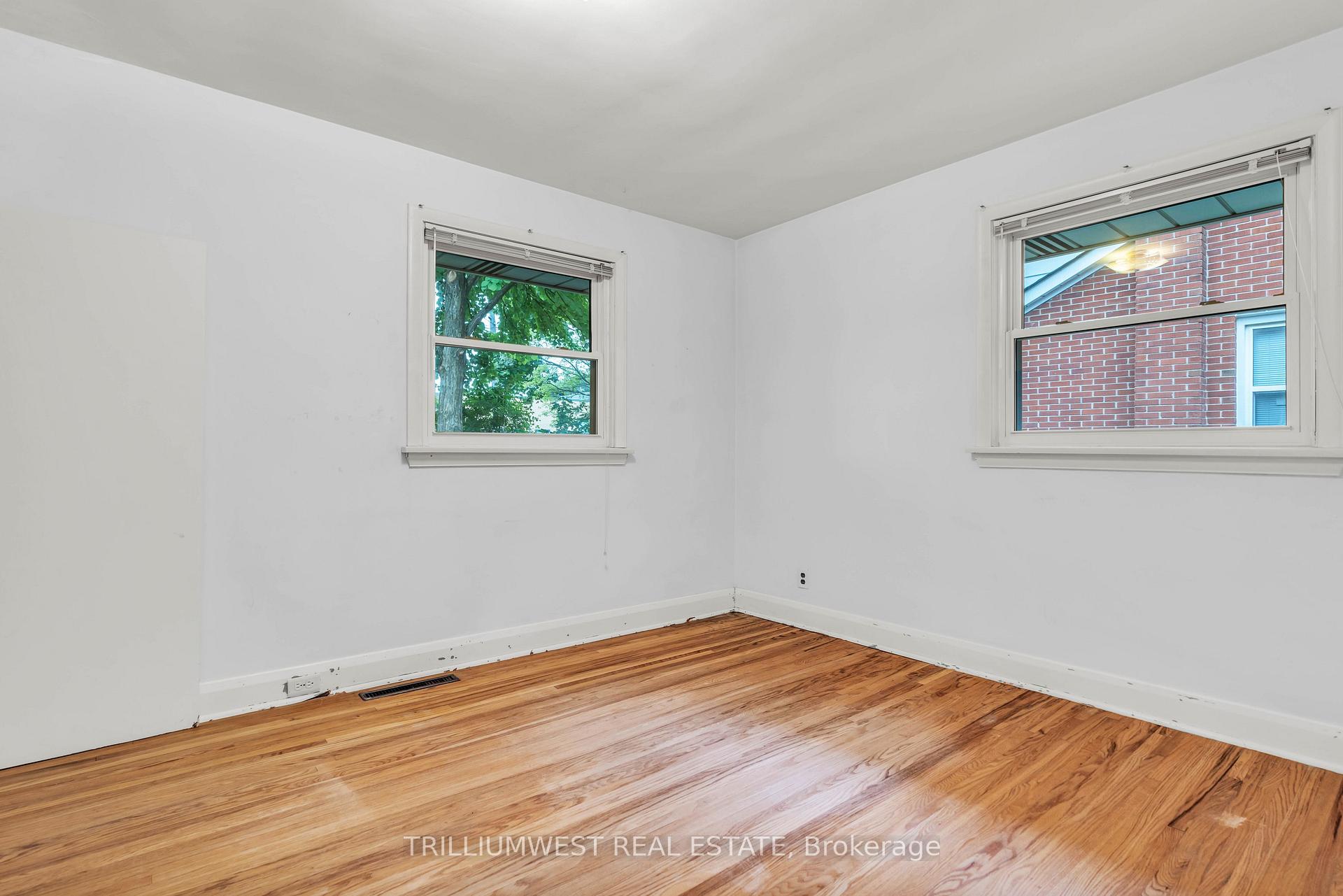 Photo 16 of 218 Alexandra Avenue, Waterloo — HOMEH