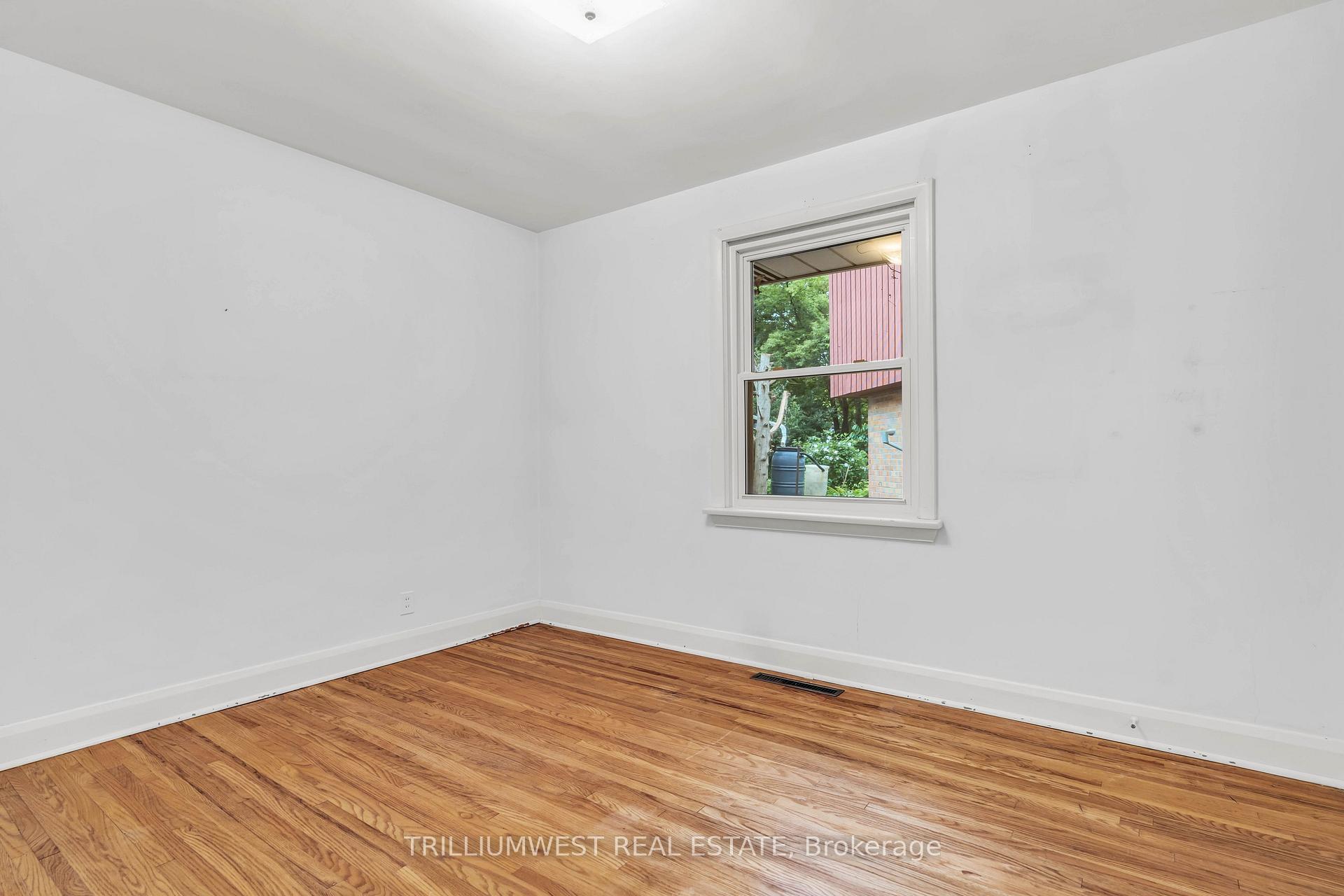 Photo 19 of 218 Alexandra Avenue, Waterloo — HOMEH