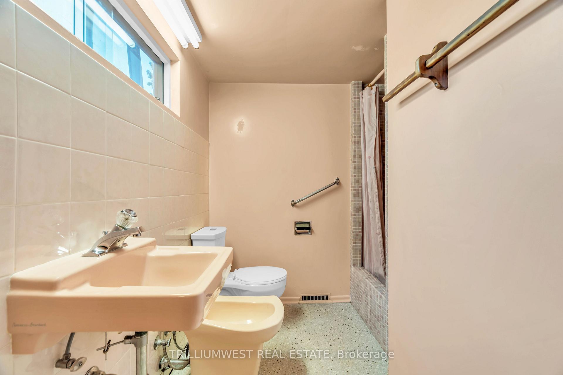Photo 30 of 218 Alexandra Avenue, Waterloo — HOMEH