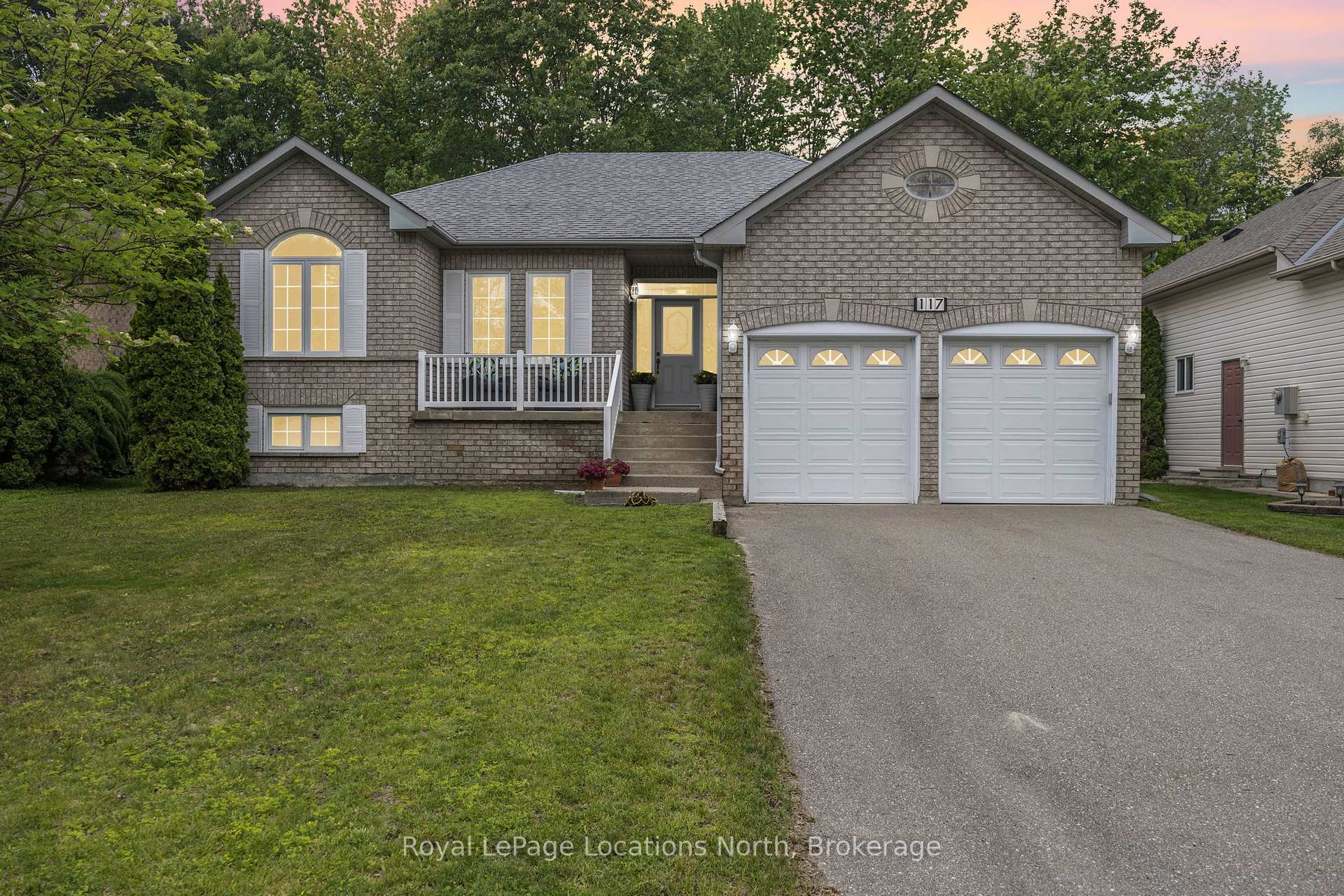 Front of 117 Silver Birch Avenue