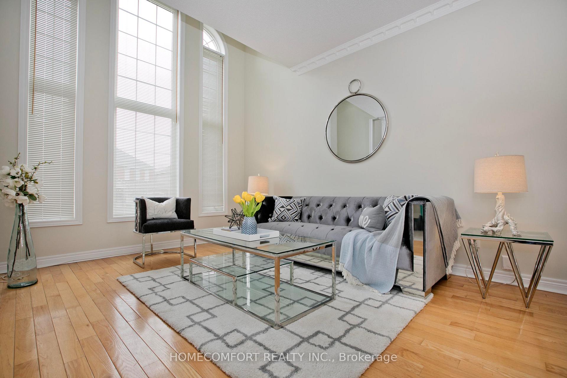Photo 3 of 182 Siderno Crescent, Vaughan, East Woodbridge — HOMEH