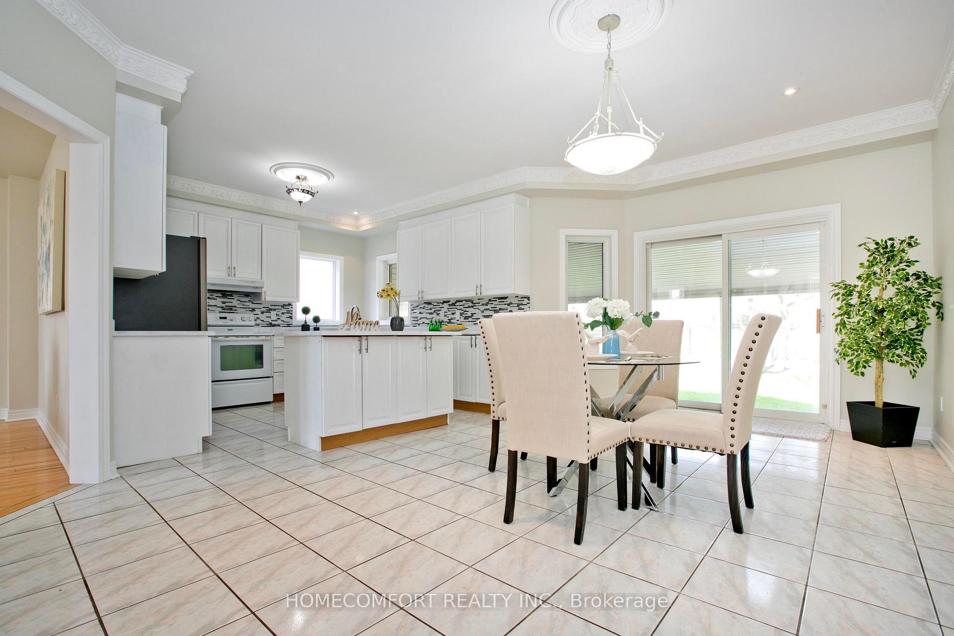 Photo 9 of 182 Siderno Crescent, Vaughan, East Woodbridge — HOMEH