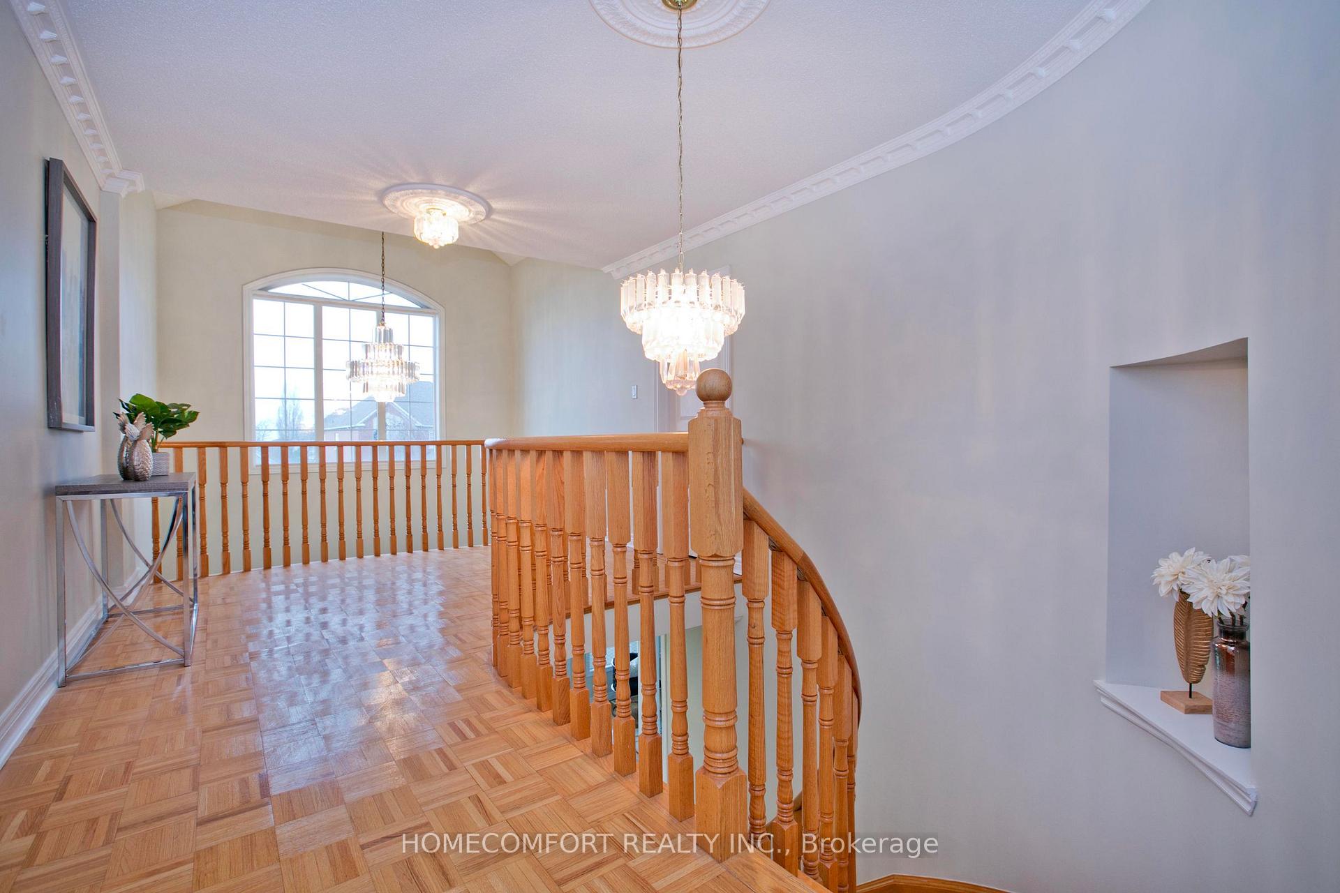 Photo 18 of 182 Siderno Crescent, Vaughan, East Woodbridge — HOMEH
