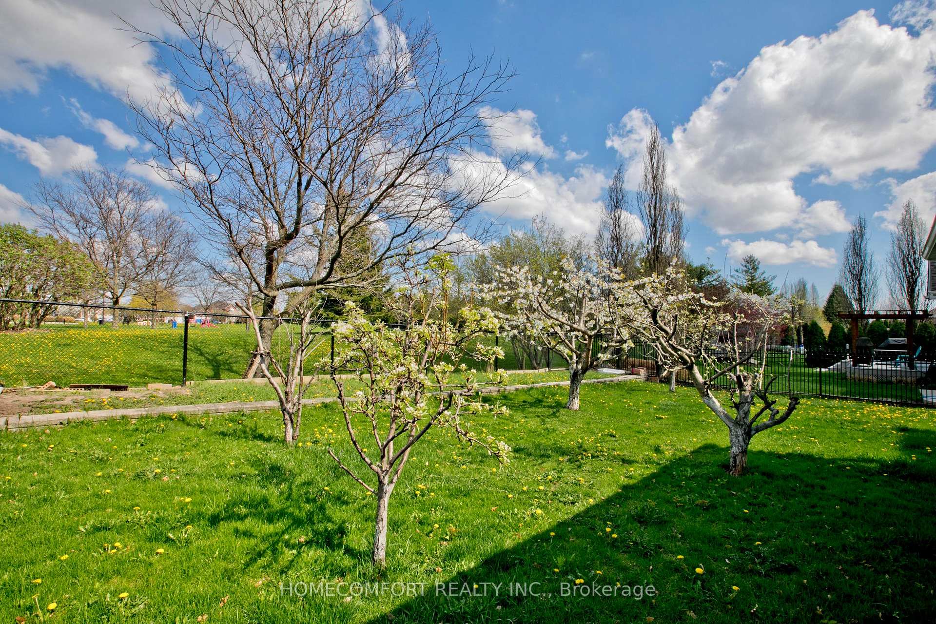 Photo 36 of 182 Siderno Crescent, Vaughan, East Woodbridge — HOMEH