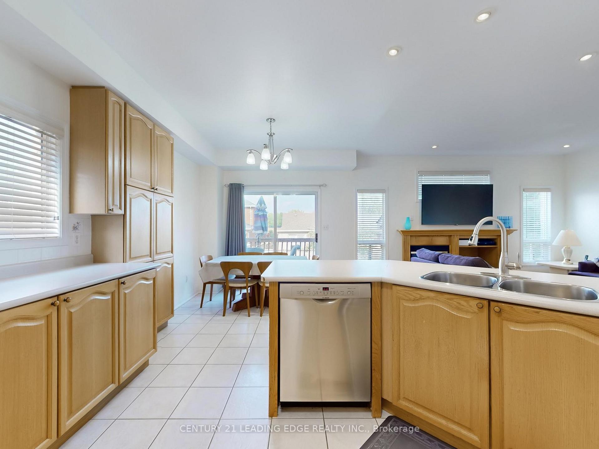 Photo 18 of 47 Thames Drive, Whitby, Rolling Acres — HOMEH