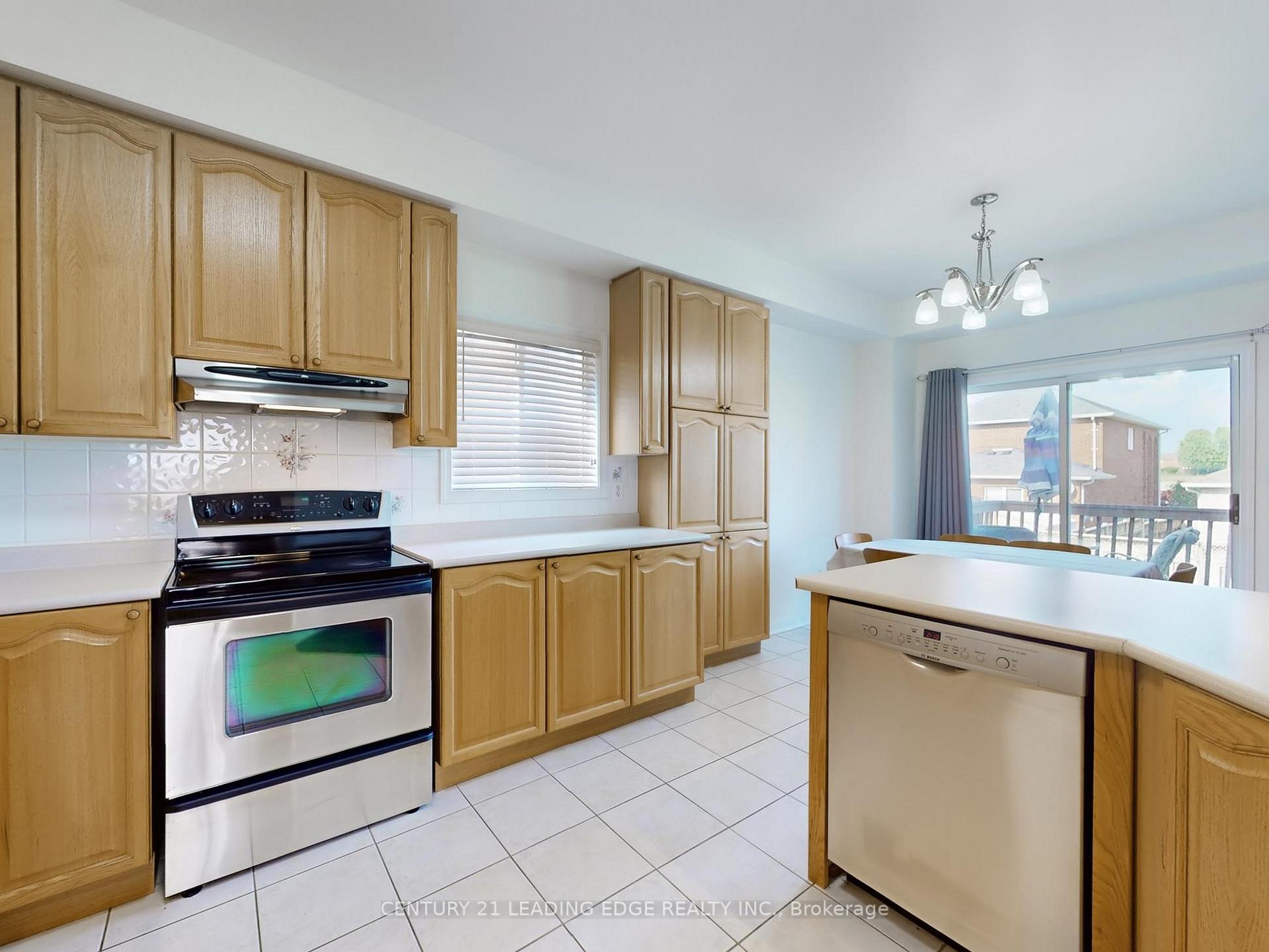 Photo 19 of 47 Thames Drive, Whitby, Rolling Acres — HOMEH