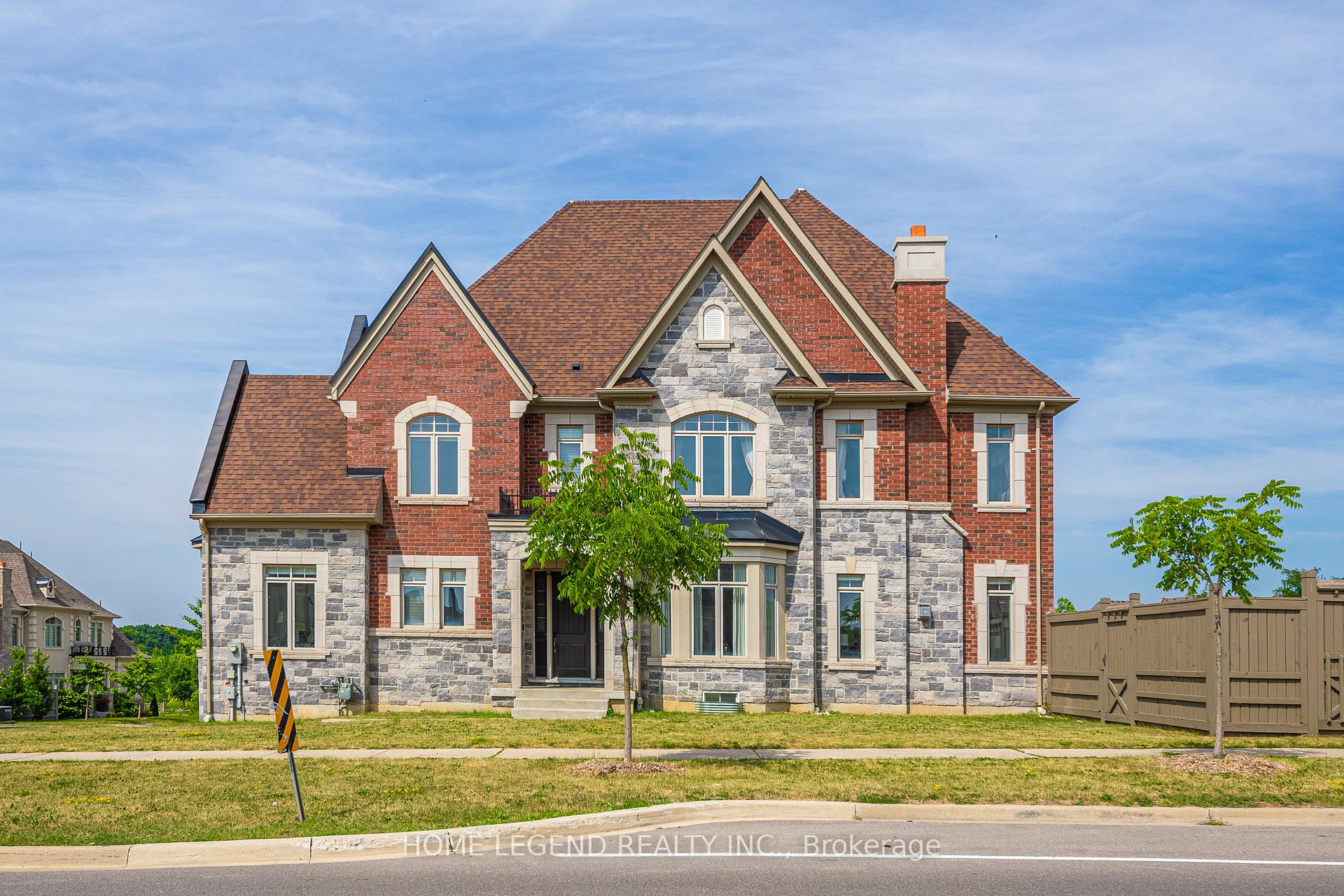Photo 2 of 101 Foley Crescent, Vaughan, Patterson — HOMEH