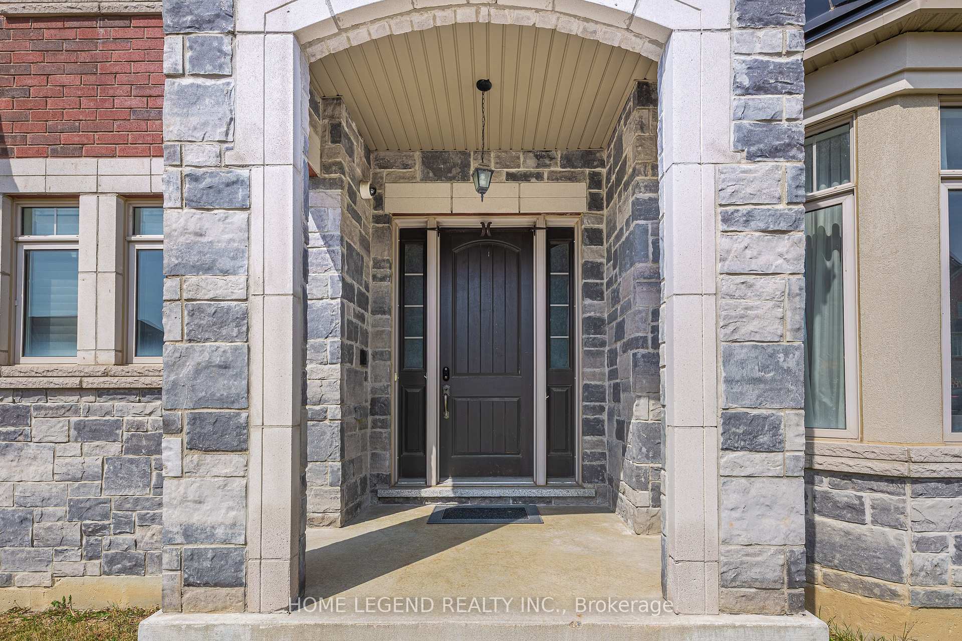 Photo 3 of 101 Foley Crescent, Vaughan, Patterson — HOMEH