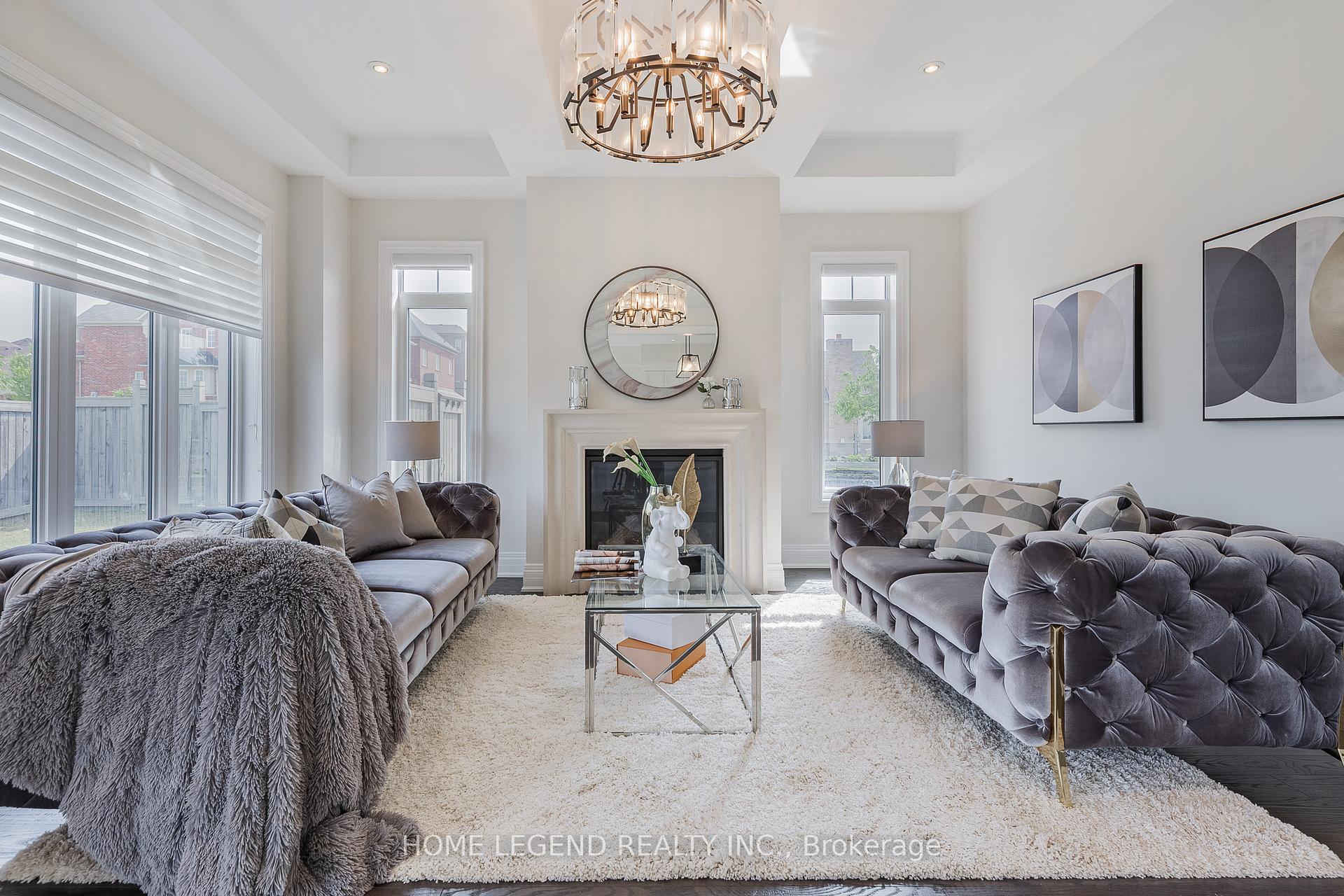 Photo 5 of 101 Foley Crescent, Vaughan, Patterson — HOMEH