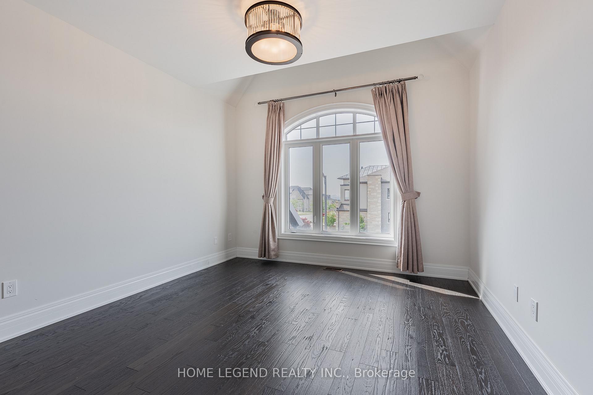 Photo 41 of 101 Foley Crescent, Vaughan, Patterson — HOMEH