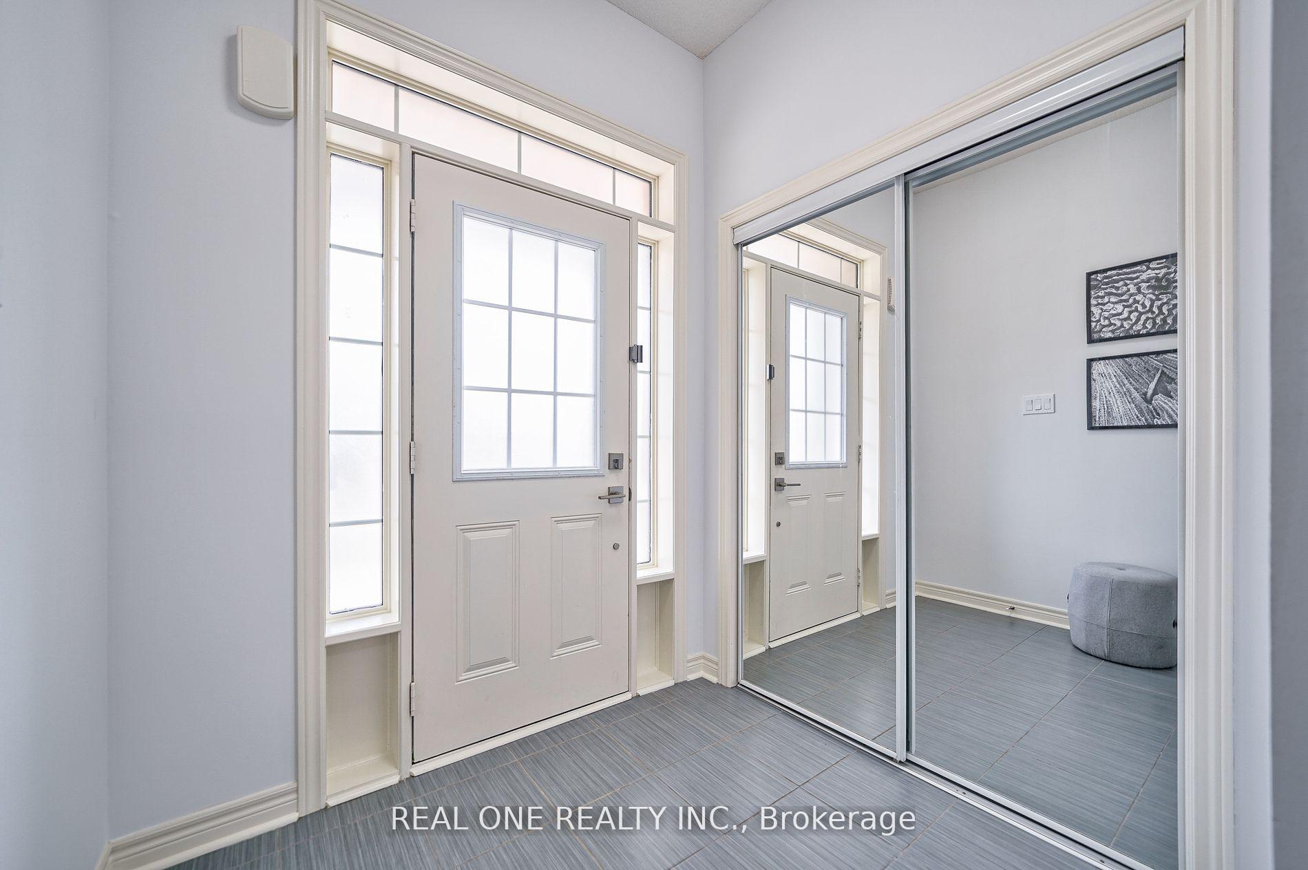 Photo 6 of 114 Beckett Avenue, Markham, Berczy — HOMEH