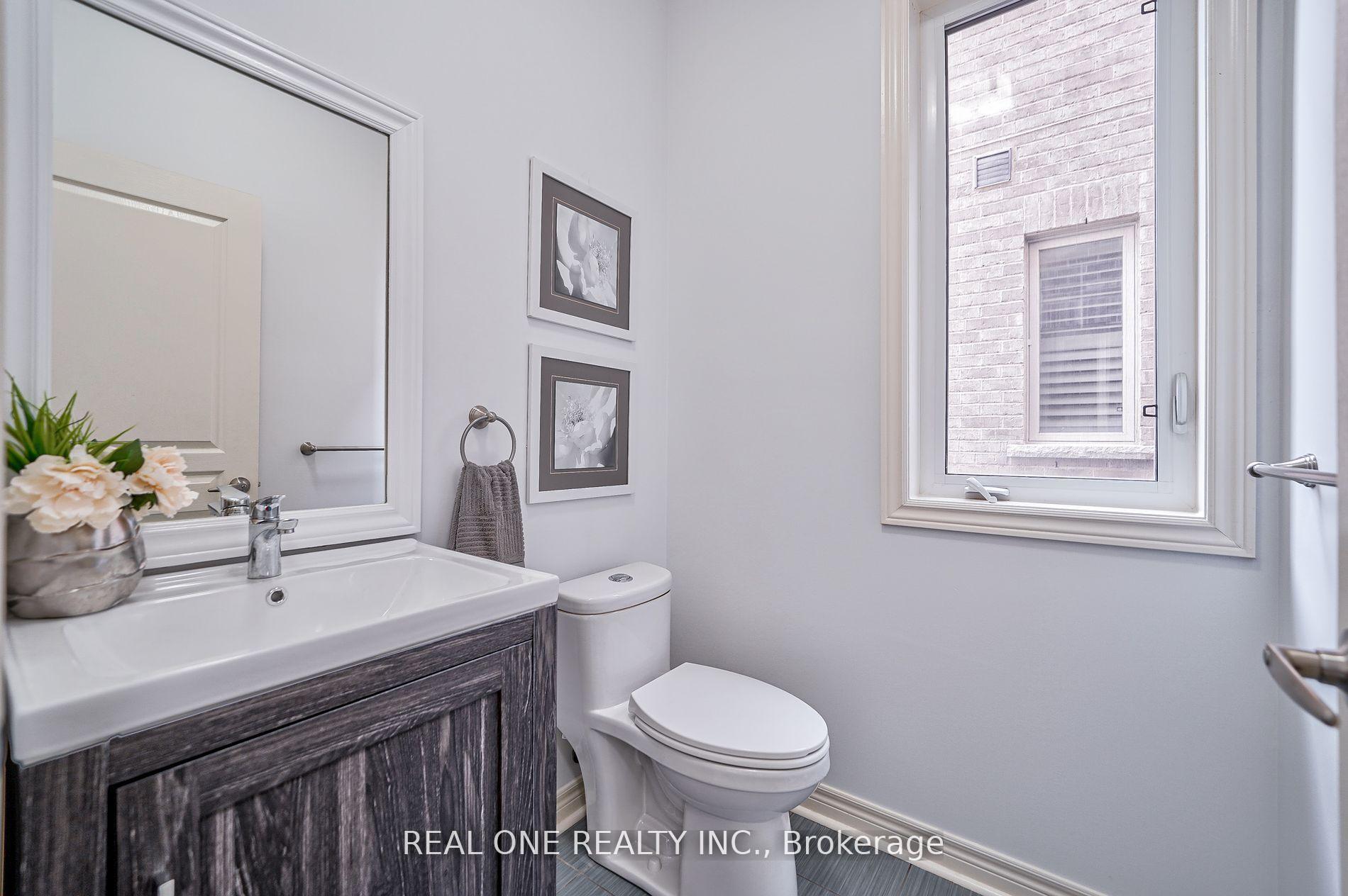 Photo 7 of 114 Beckett Avenue, Markham, Berczy — HOMEH
