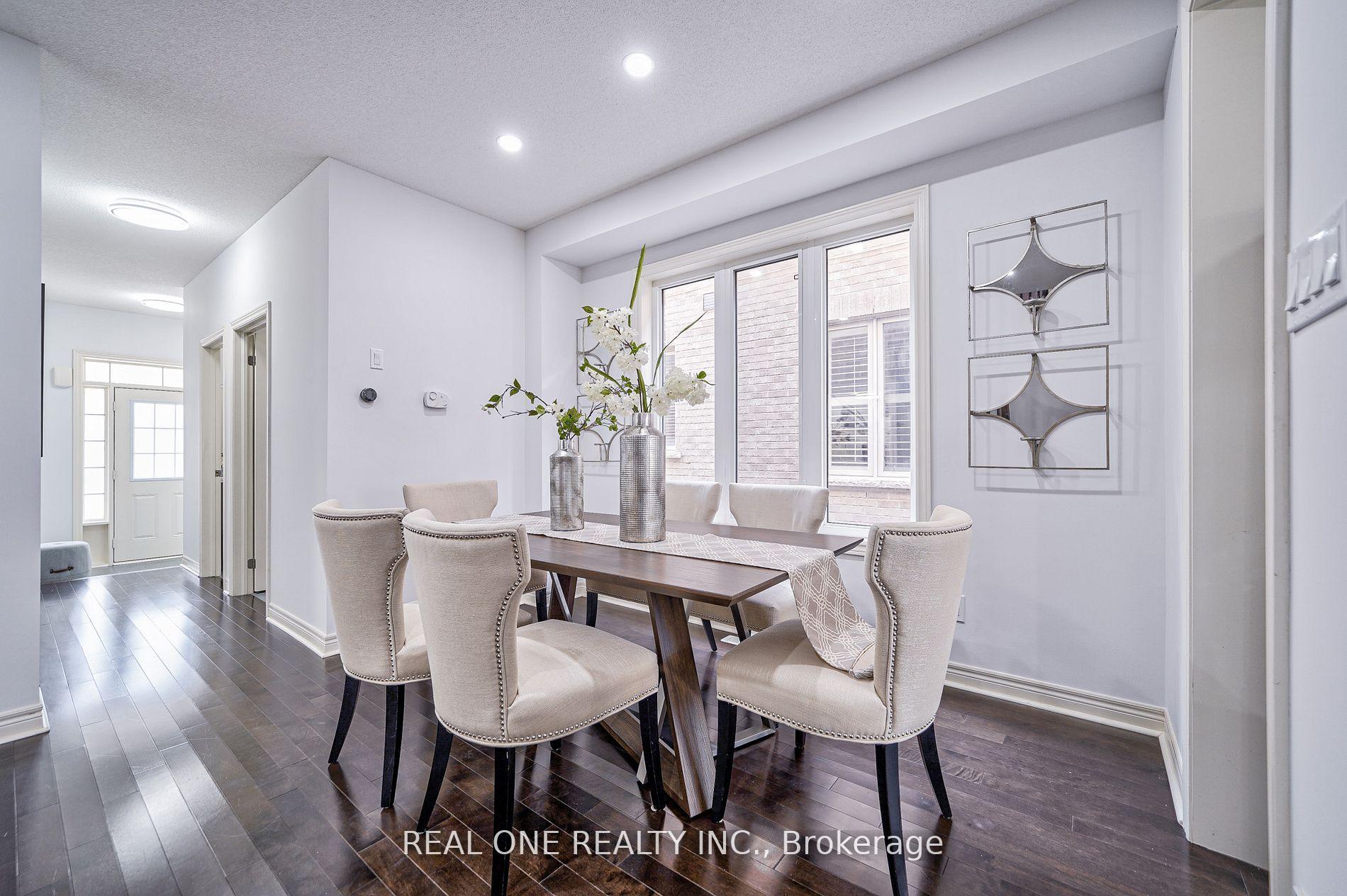Photo 11 of 114 Beckett Avenue, Markham, Berczy — HOMEH