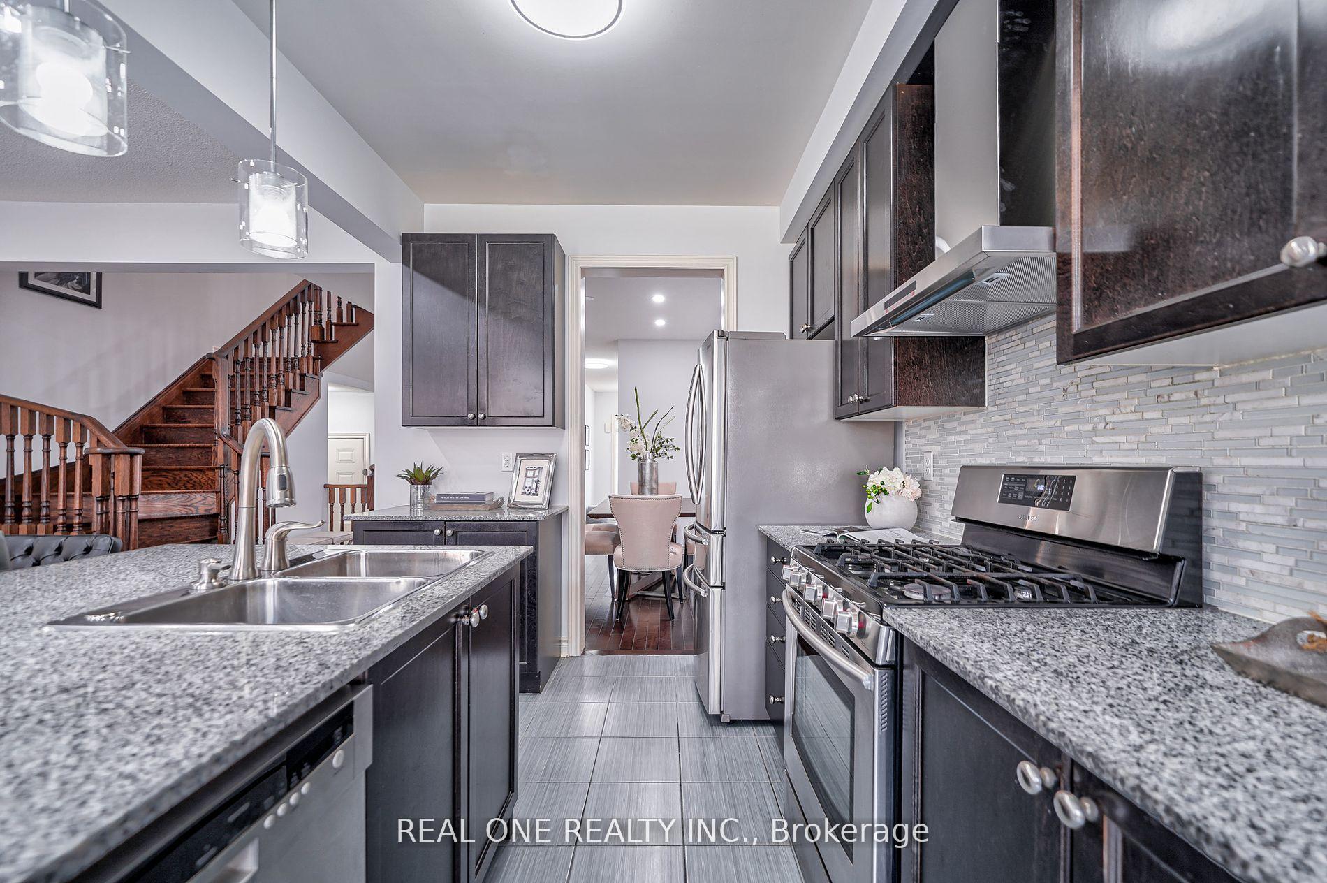 Photo 20 of 114 Beckett Avenue, Markham, Berczy — HOMEH