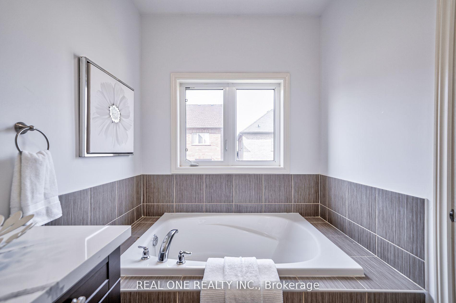 Photo 25 of 114 Beckett Avenue, Markham, Berczy — HOMEH