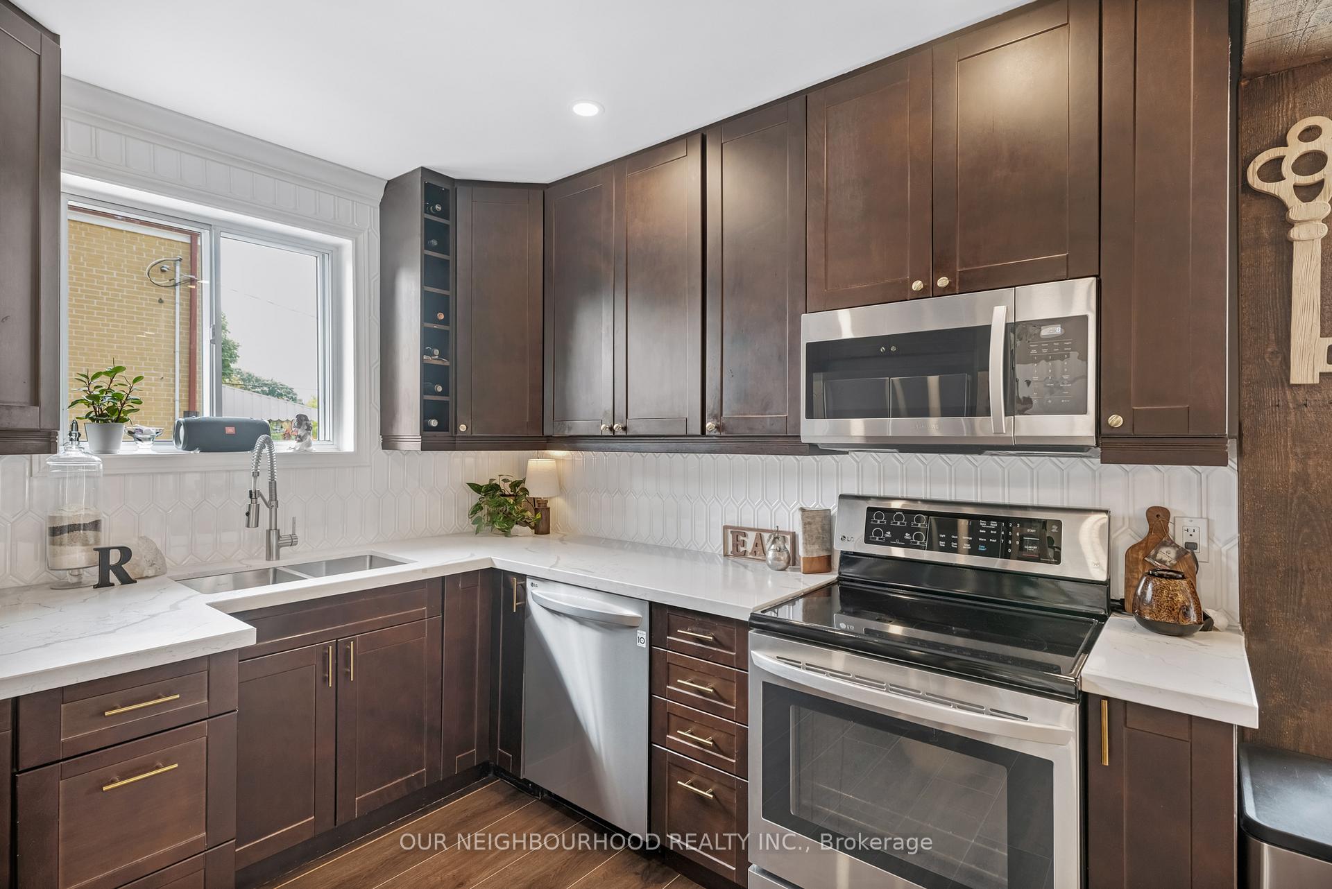 Photo 9 of 227 Rosedale Drive, Whitby, Downtown Whitby — HOMEH