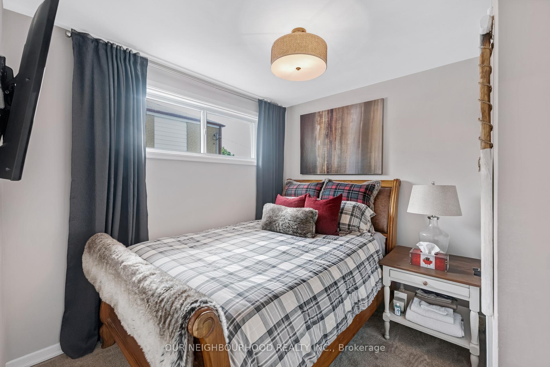 Photo 19 of 227 Rosedale Drive, Whitby, Downtown Whitby — HOMEH