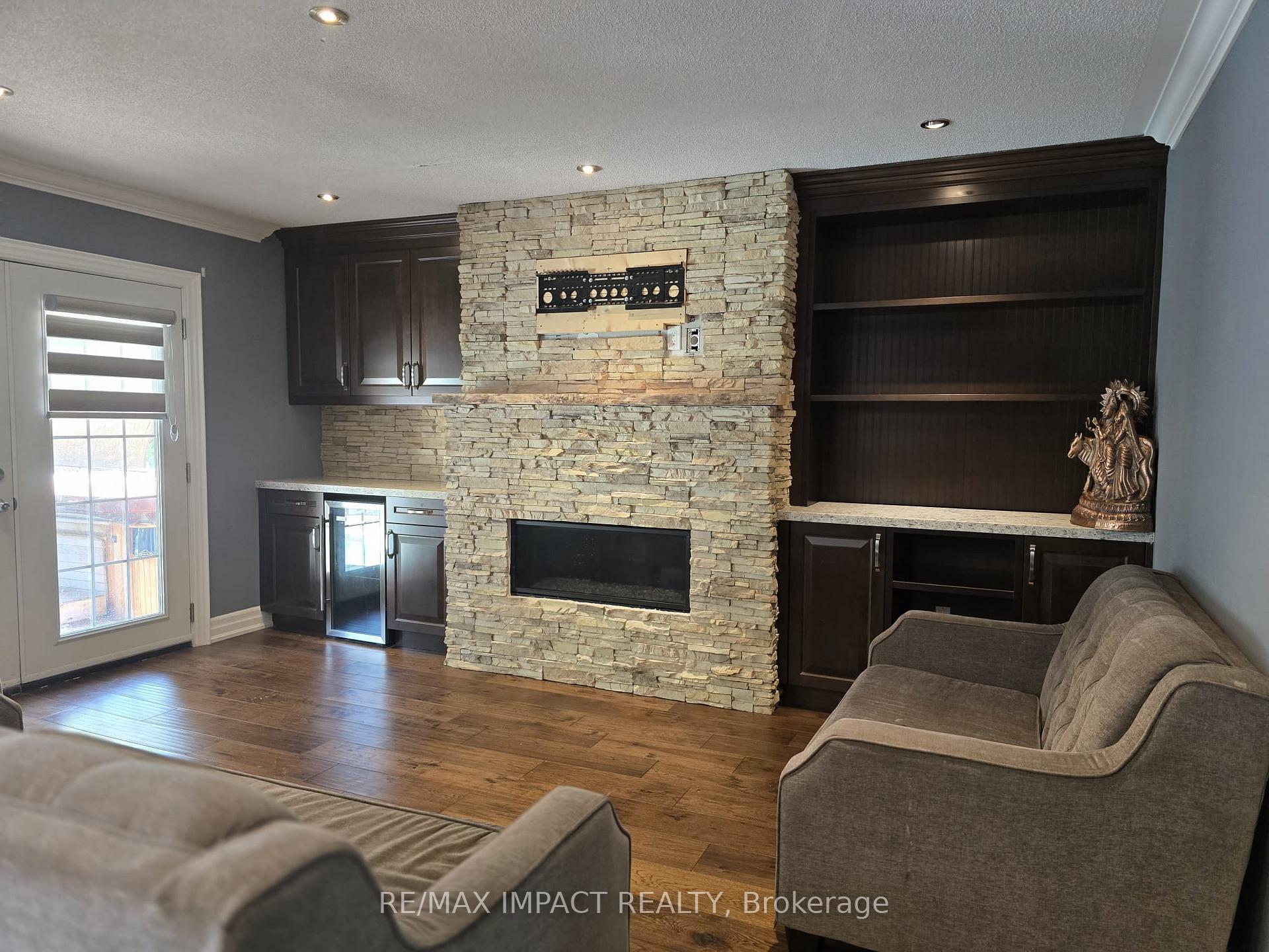 Photo 14 of 28 Fairmeadow Place E, Whitby, Blue Grass Meadows — HOMEH