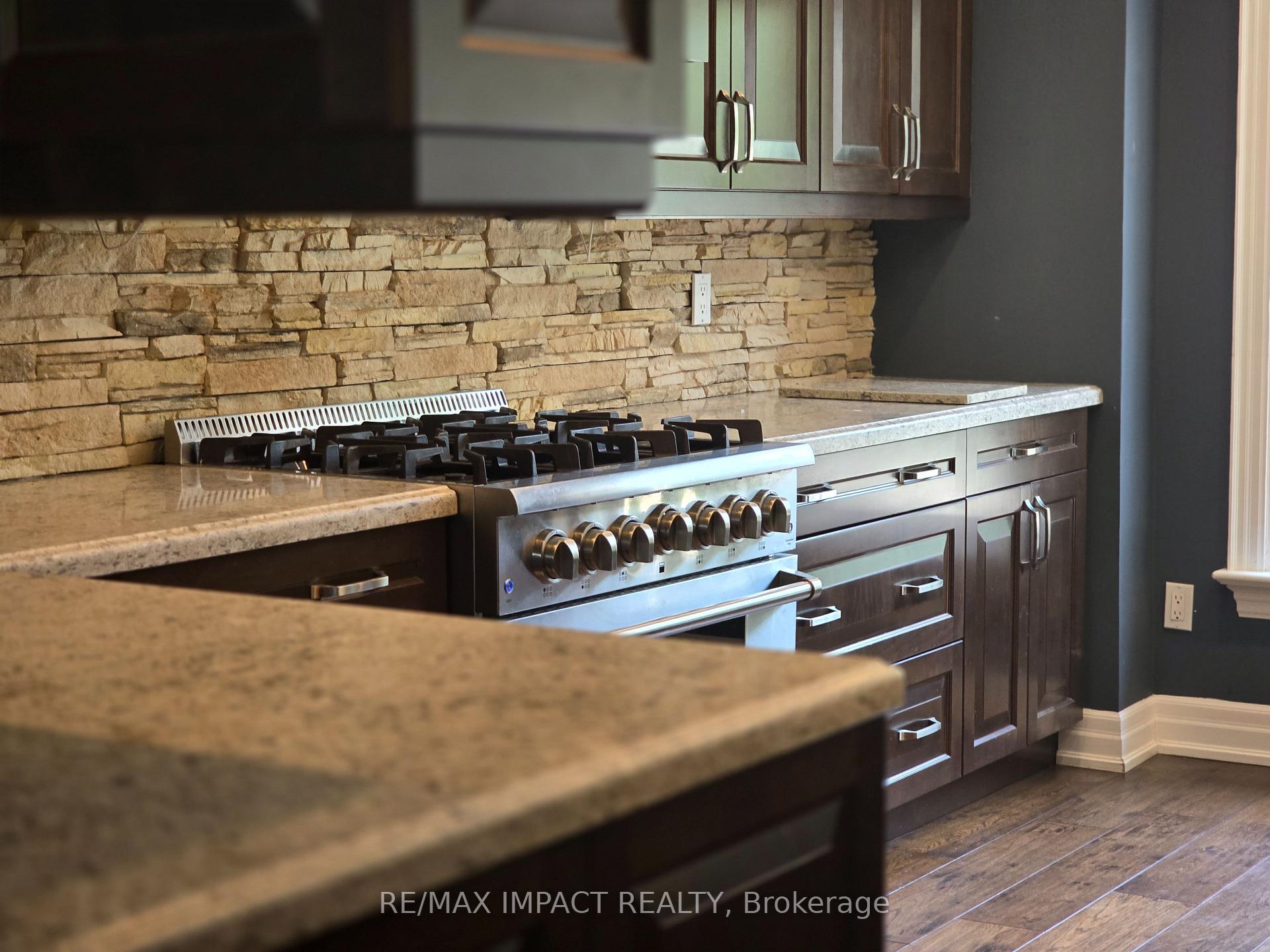 Photo 15 of 28 Fairmeadow Place E, Whitby, Blue Grass Meadows — HOMEH