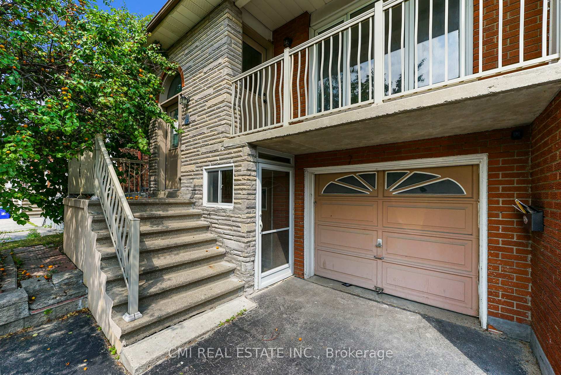 Photo 2 of 119 Albany Drive, Vaughan, West Woodbridge — HOMEH