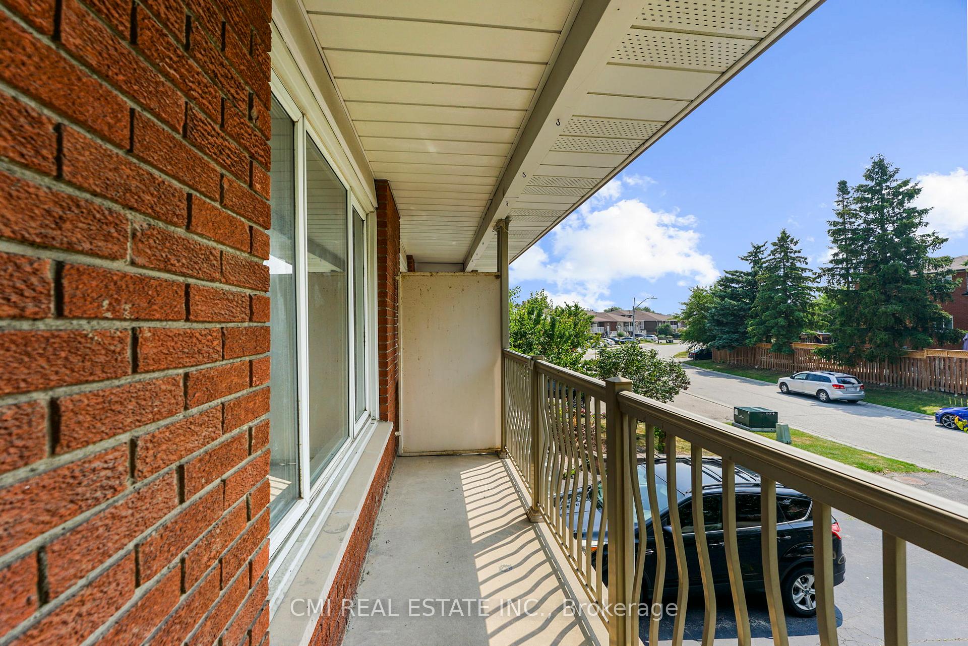 Photo 3 of 119 Albany Drive, Vaughan, West Woodbridge — HOMEH