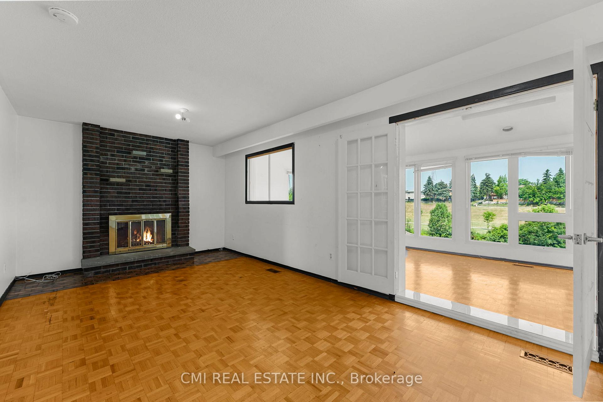 Photo 8 of 119 Albany Drive, Vaughan, West Woodbridge — HOMEH