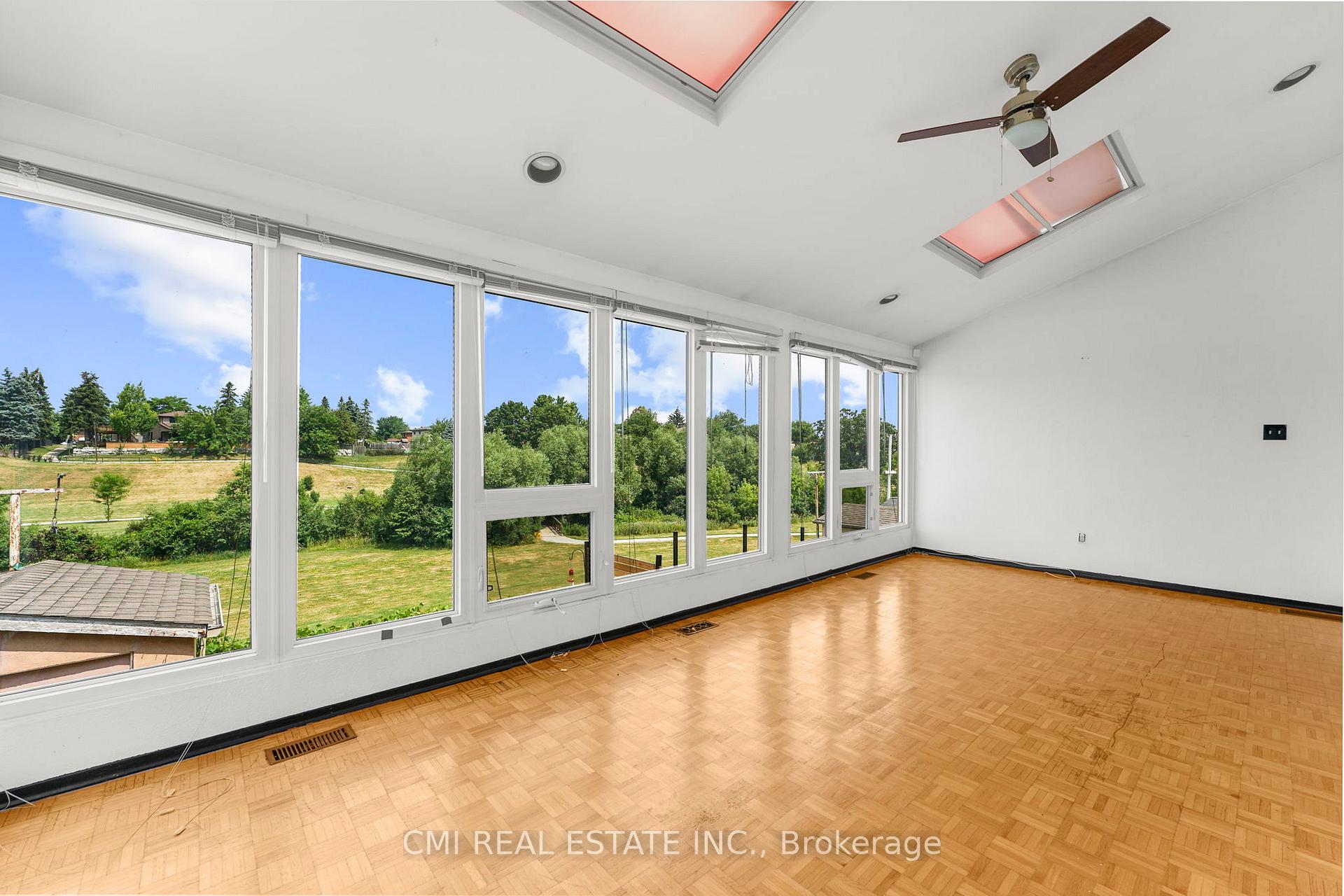 Photo 10 of 119 Albany Drive, Vaughan, West Woodbridge — HOMEH