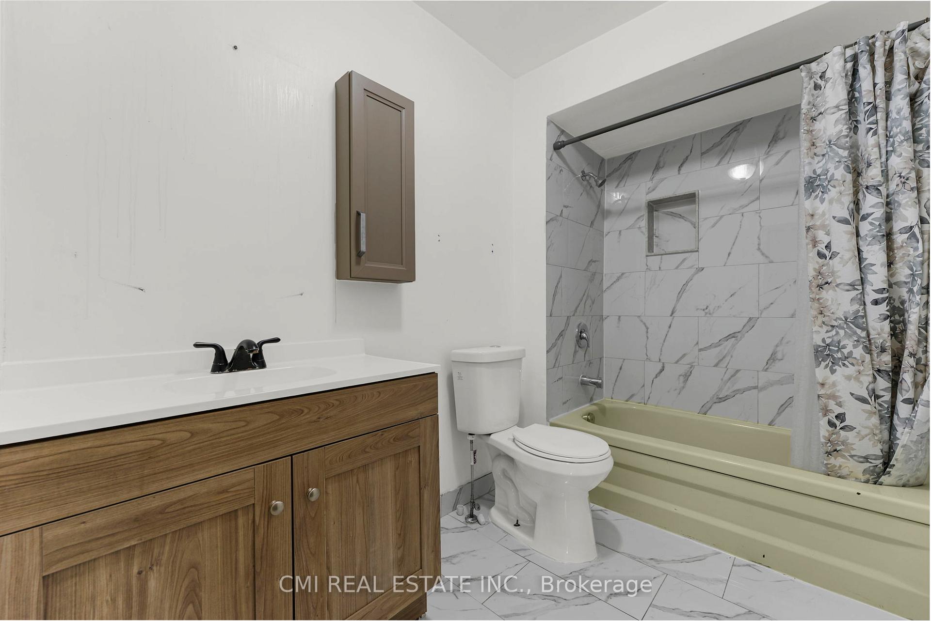 Photo 28 of 119 Albany Drive, Vaughan, West Woodbridge — HOMEH