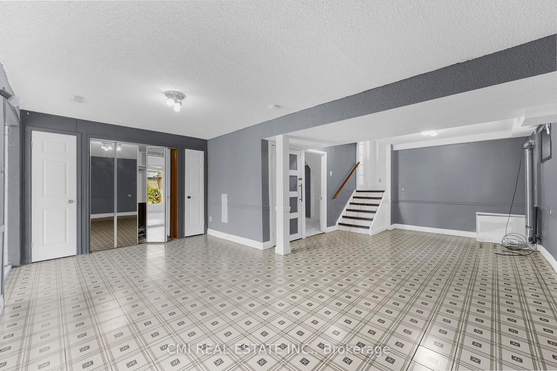 Photo 29 of 119 Albany Drive, Vaughan, West Woodbridge — HOMEH