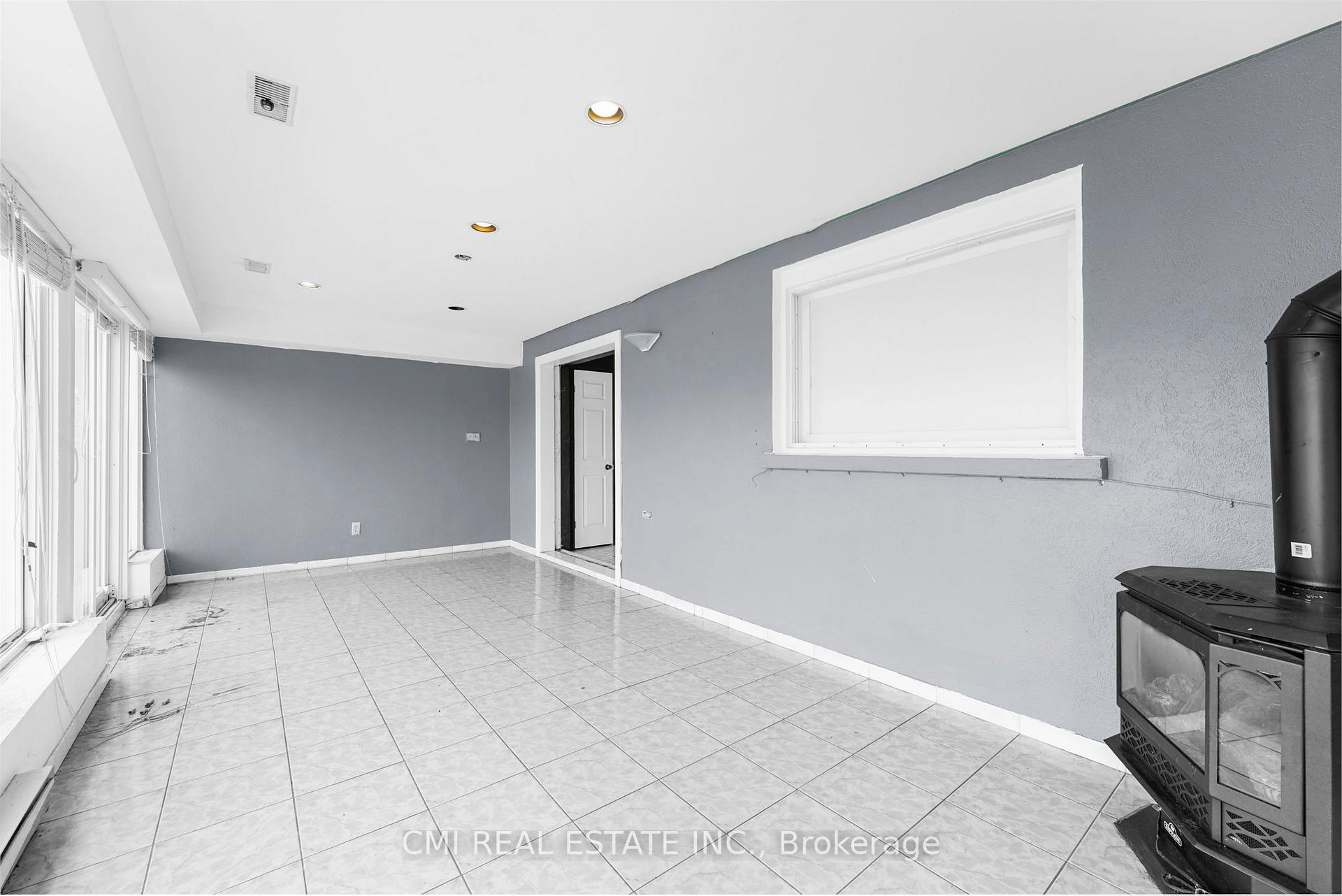 Photo 33 of 119 Albany Drive, Vaughan, West Woodbridge — HOMEH