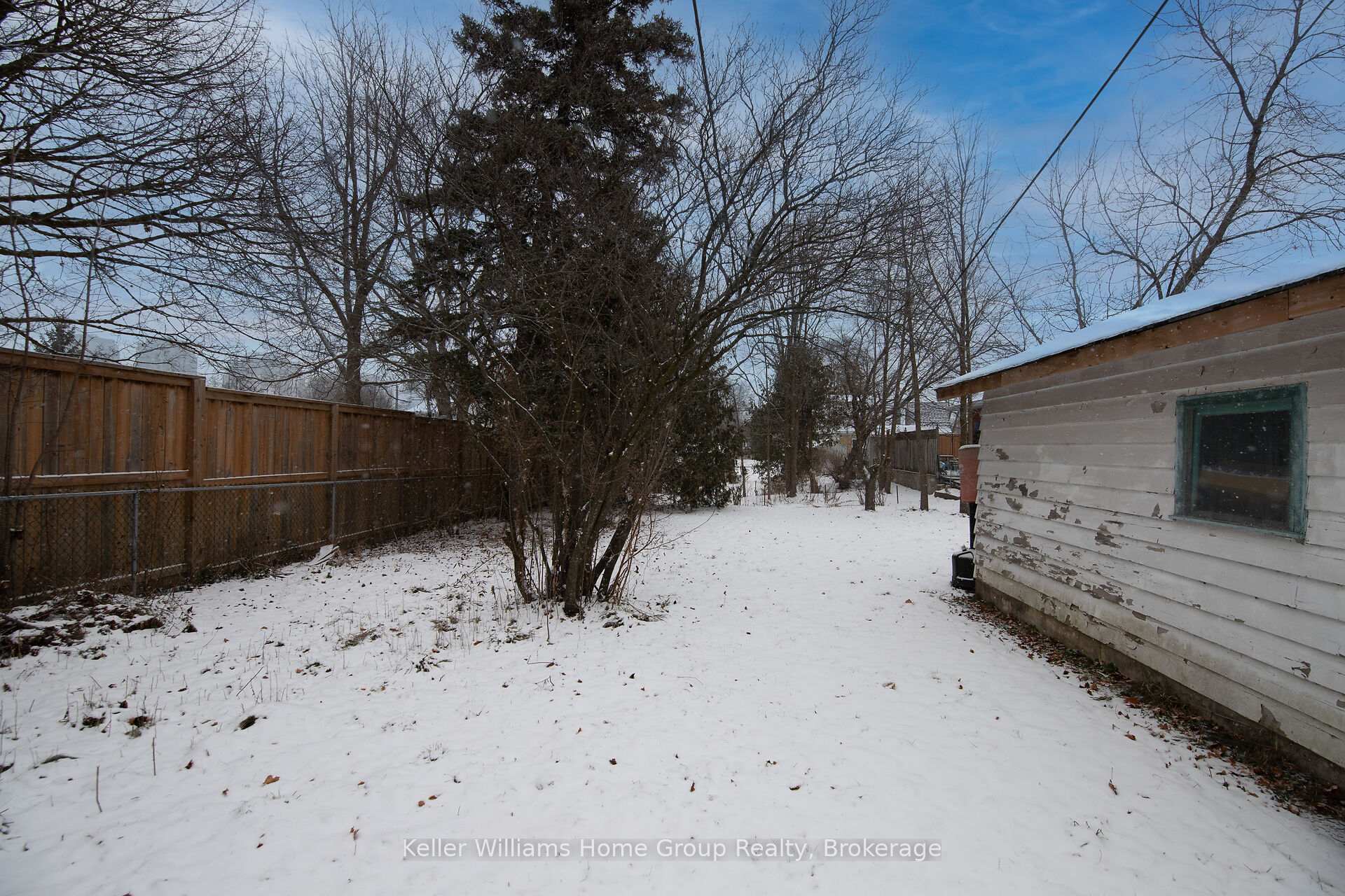 Photo 17 of 32 Dietz Avenue S, Waterloo — HOMEH